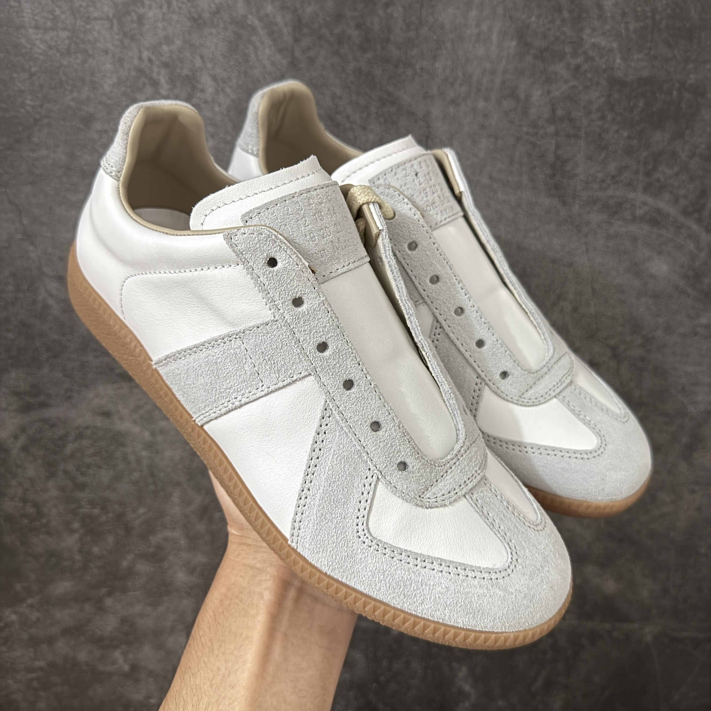 Maison Margiela MM6 马吉拉 德训鞋 低筒 休闲鞋 运动鞋 板鞋 男鞋 女鞋  白灰色 S57WS0236P1895101