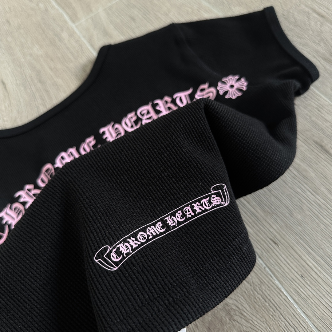 Chrome Hearts CH 克罗心 华夫格粉色梵文印花圆领短款T恤 短袖 女款 黑色