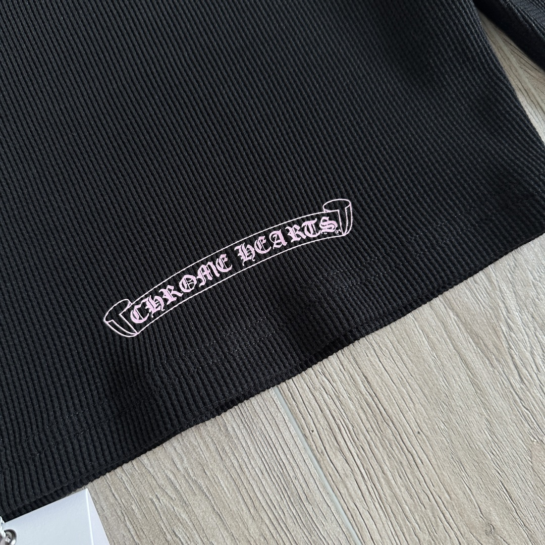 Chrome Hearts CH 克罗心 华夫格粉色梵文印花圆领短款T恤 短袖 女款 黑色