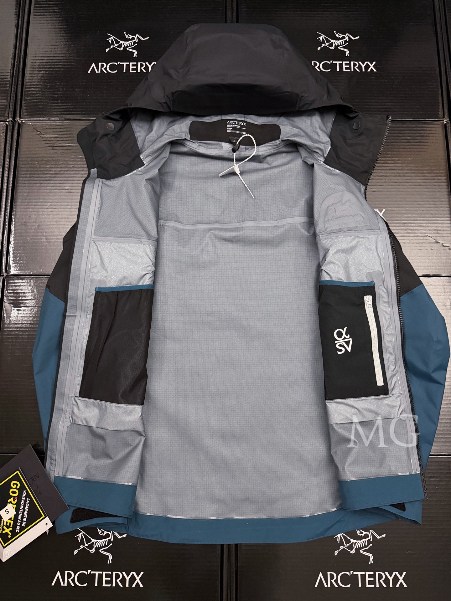 G95台州 Arcteryx 始祖鸟 ALPHA SV JACKET第8代 GTX-PRO 硬壳轻薄 徒步 透气防水防风 冲锋衣 男款 蓝色 B5-X000009989