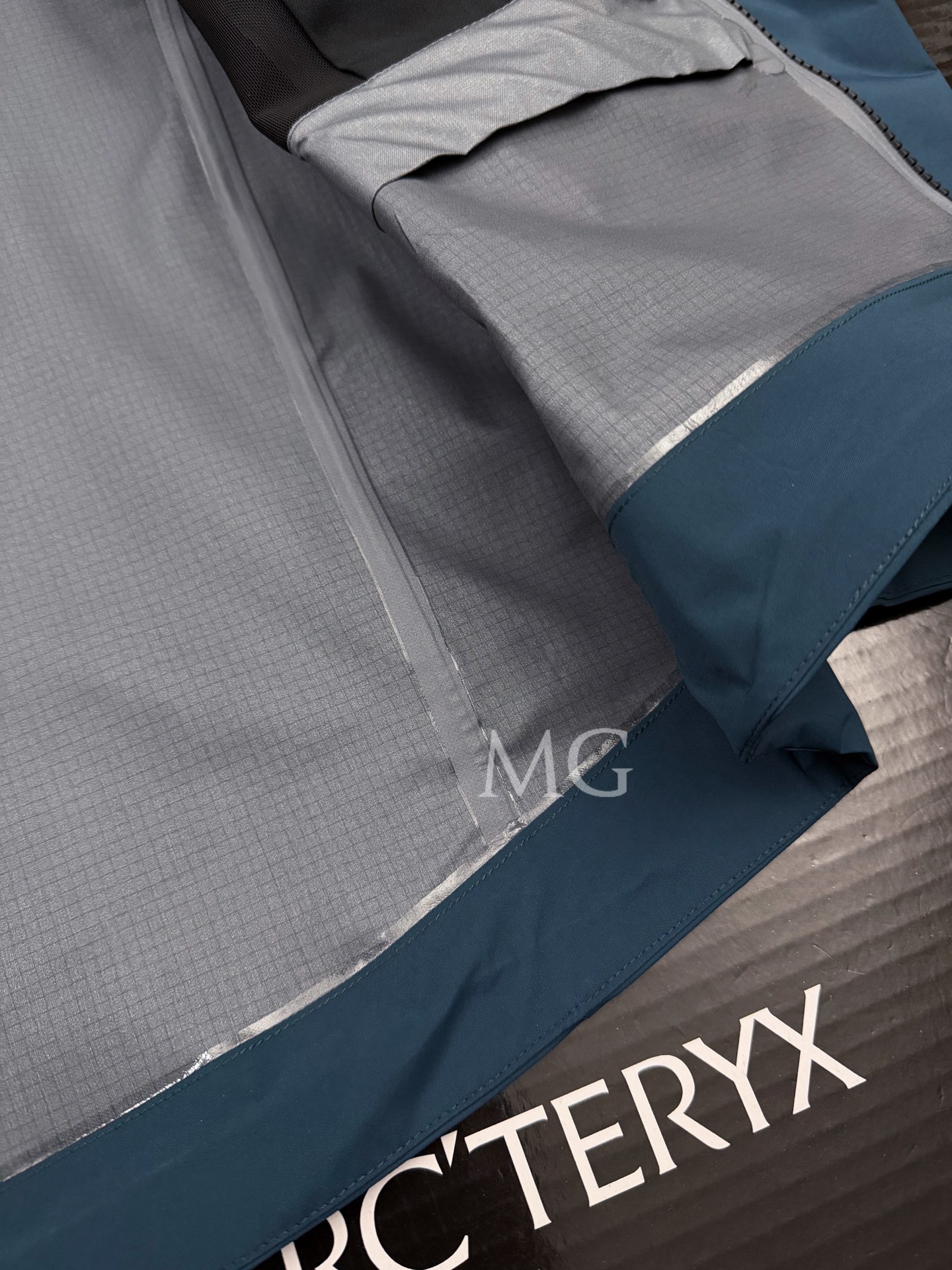 G95台州 Arcteryx 始祖鸟 ALPHA SV JACKET第8代 GTX-PRO 硬壳轻薄 徒步 透气防水防风 冲锋衣 男款 蓝色 B5-X000009989