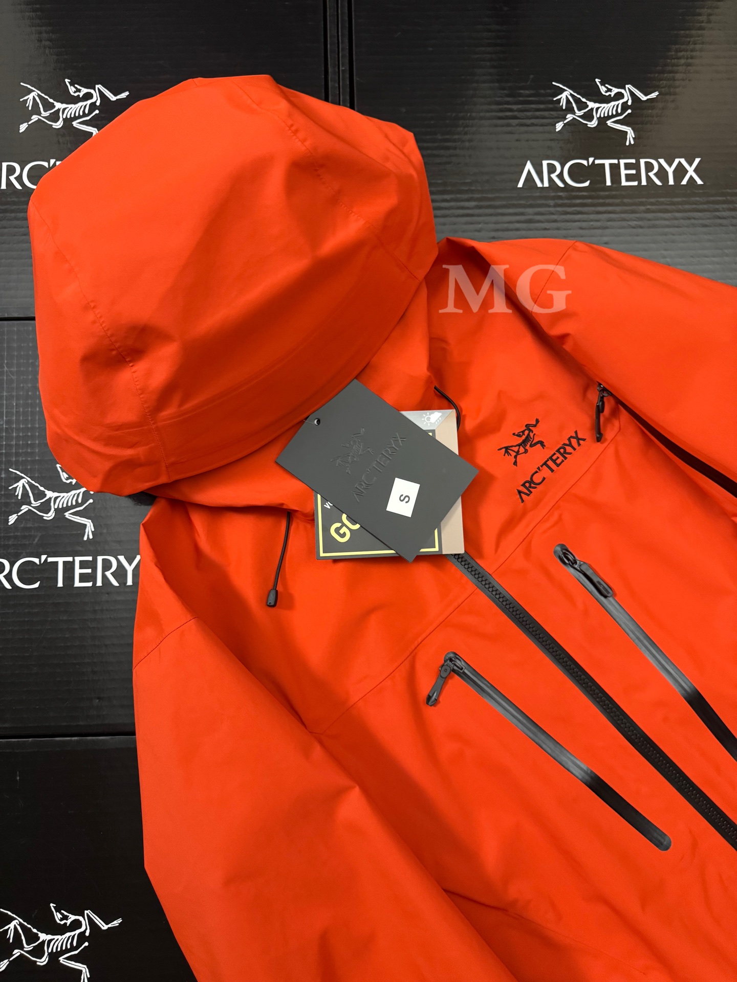 G95台州 Arcteryx 始祖鸟 ALPHA SV JACKET第8代 GTX-PRO 硬壳轻薄 徒步 透气防水防风 冲锋衣 男款 橙色 B5-X000009989