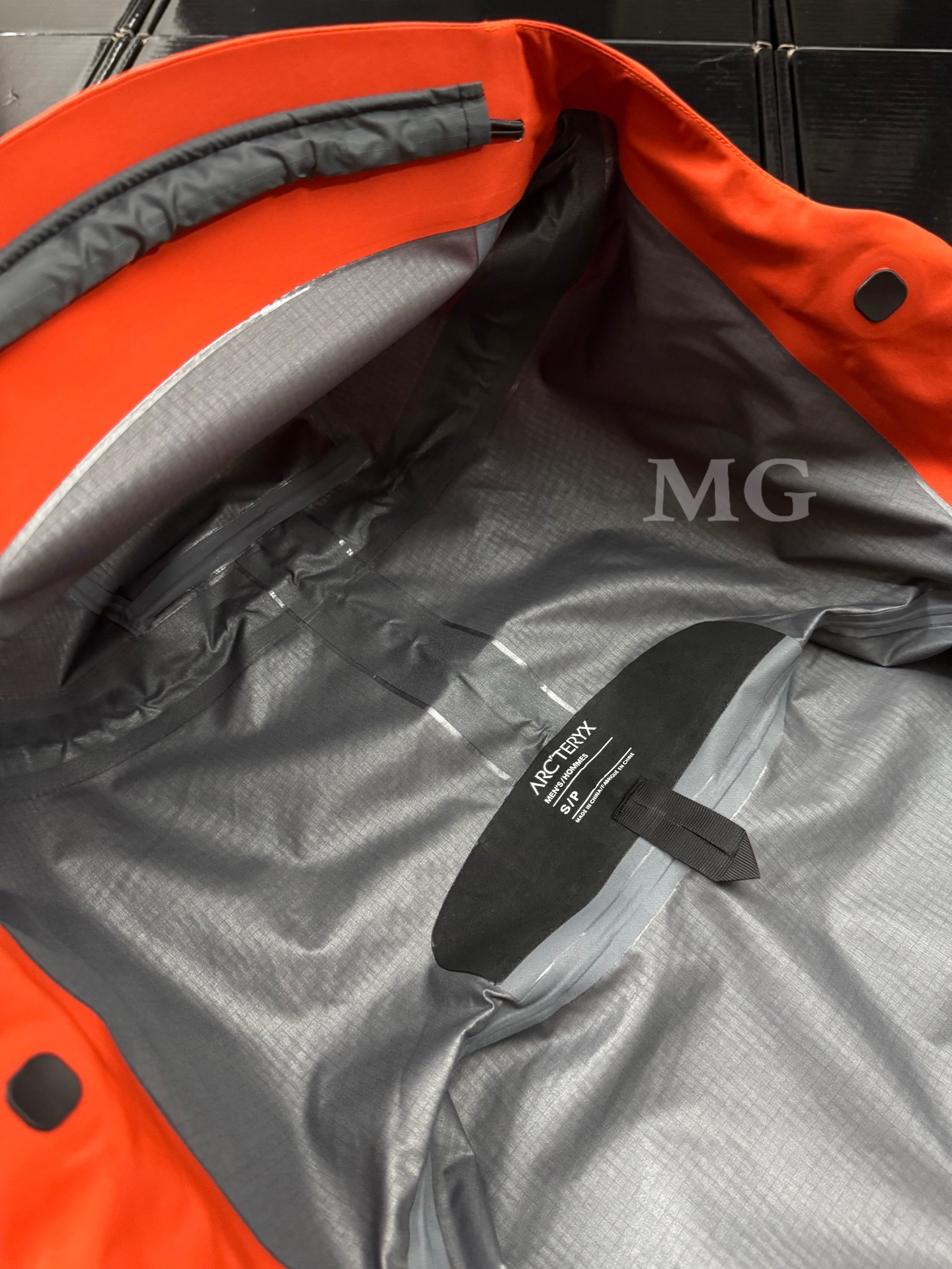G95台州 Arcteryx 始祖鸟 ALPHA SV JACKET第8代 GTX-PRO 硬壳轻薄 徒步 透气防水防风 冲锋衣 男款 橙色 B5-X000009989