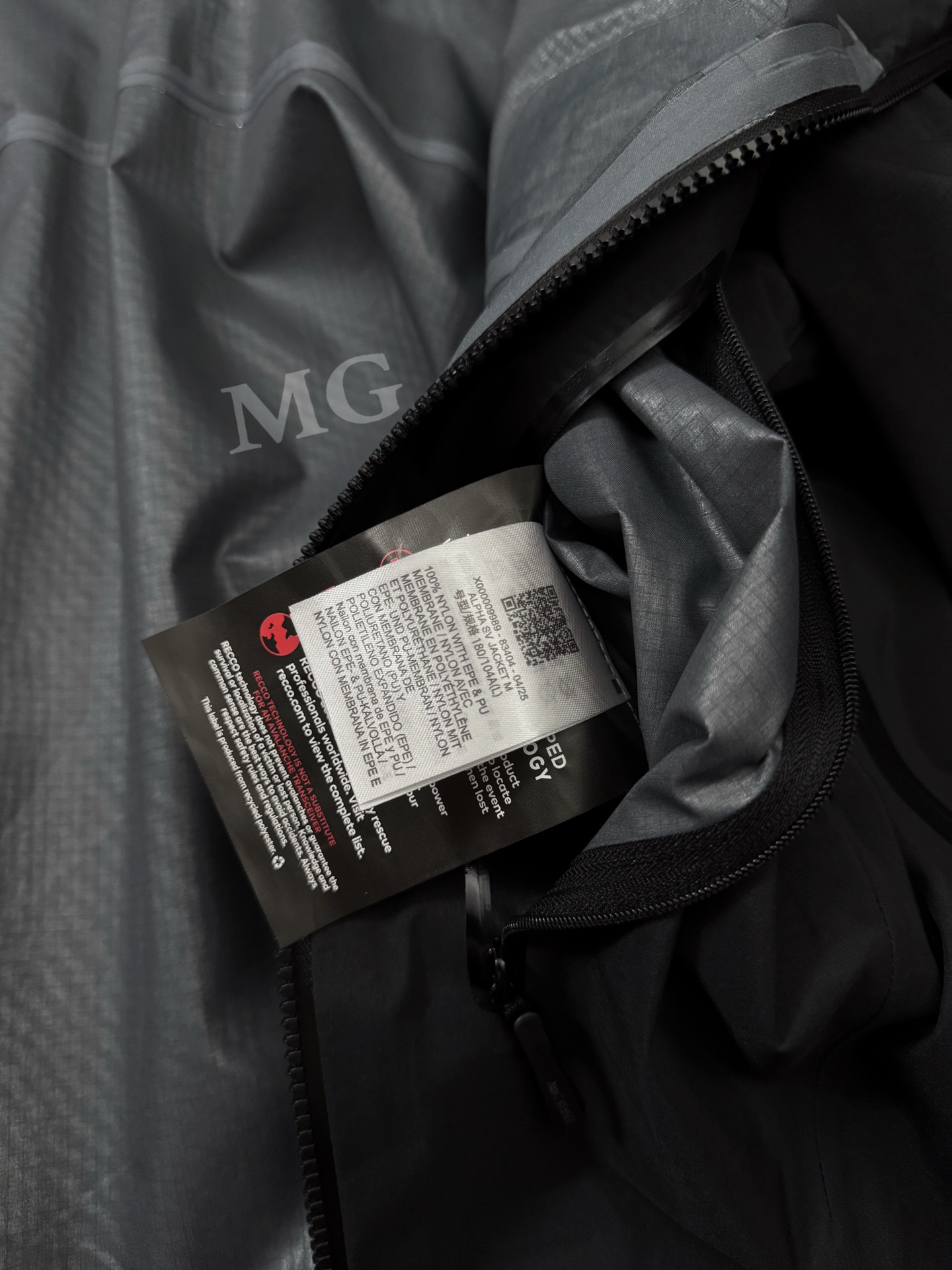 G95台州 Arcteryx 始祖鸟 ALPHA SV JACKET第8代 GTX-PRO 硬壳轻薄 徒步 透气防水防风 冲锋衣 男款 黑色 B5-X000009989