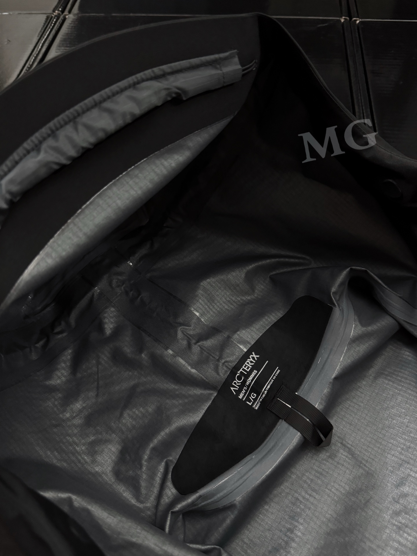 G95台州 Arcteryx 始祖鸟 ALPHA SV JACKET第8代 GTX-PRO 硬壳轻薄 徒步 透气防水防风 冲锋衣 男款 黑色 B5-X000009989