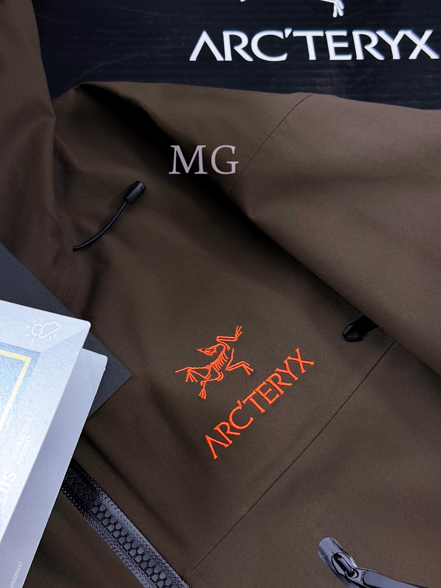 G95台州 Arcteryx 始祖鸟 ALPHA SV JACKET第8代 GTX-PRO 硬壳轻薄 徒步 透气防水防风 冲锋衣 男款 棕色 B5-X000009989