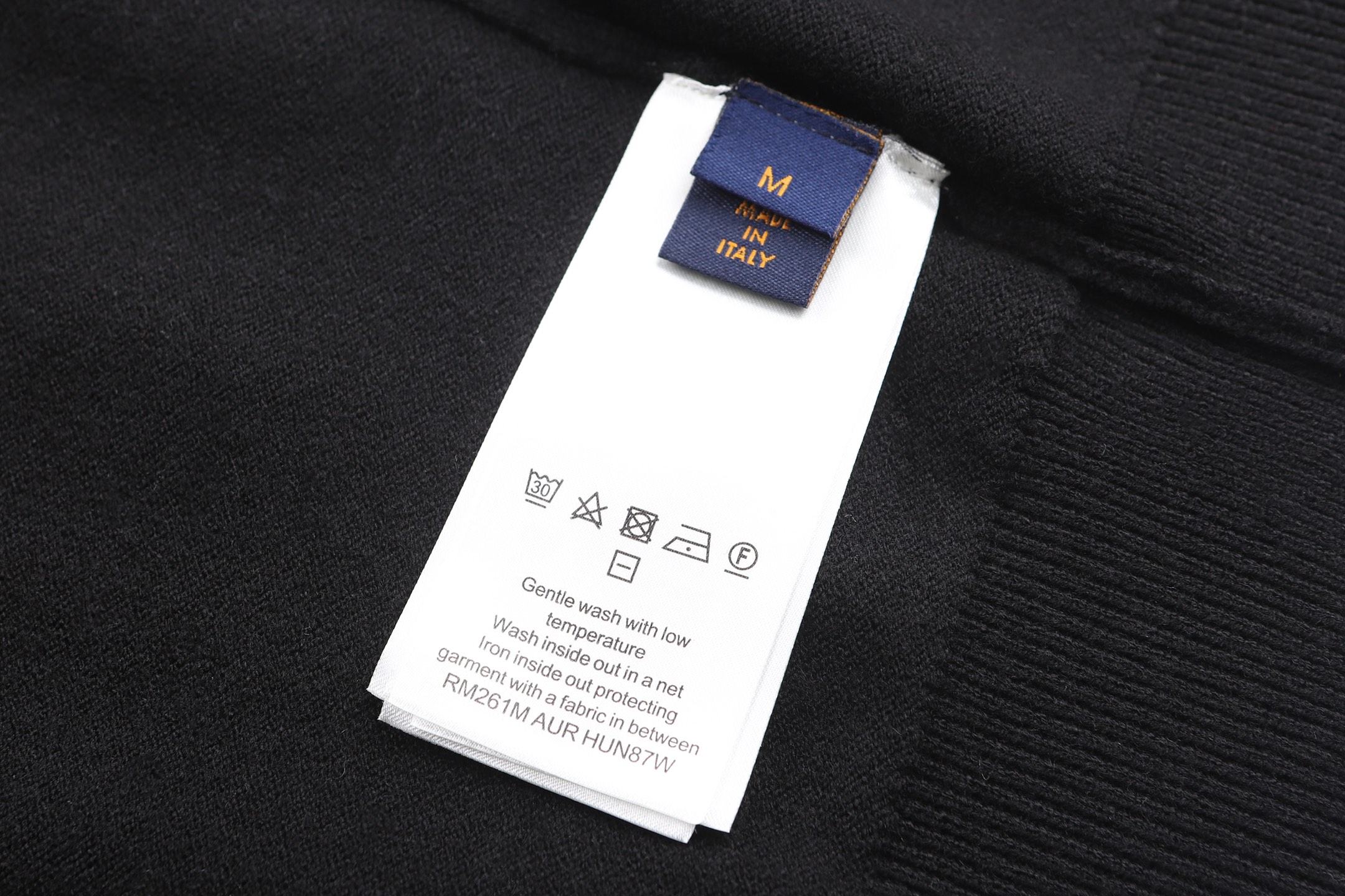 LOUIS VUITTON 路易威登 浮雕压花logo标识拉链立领开衫 毛衣 针织衫 外套 秋冬 灰色 黑色 B0