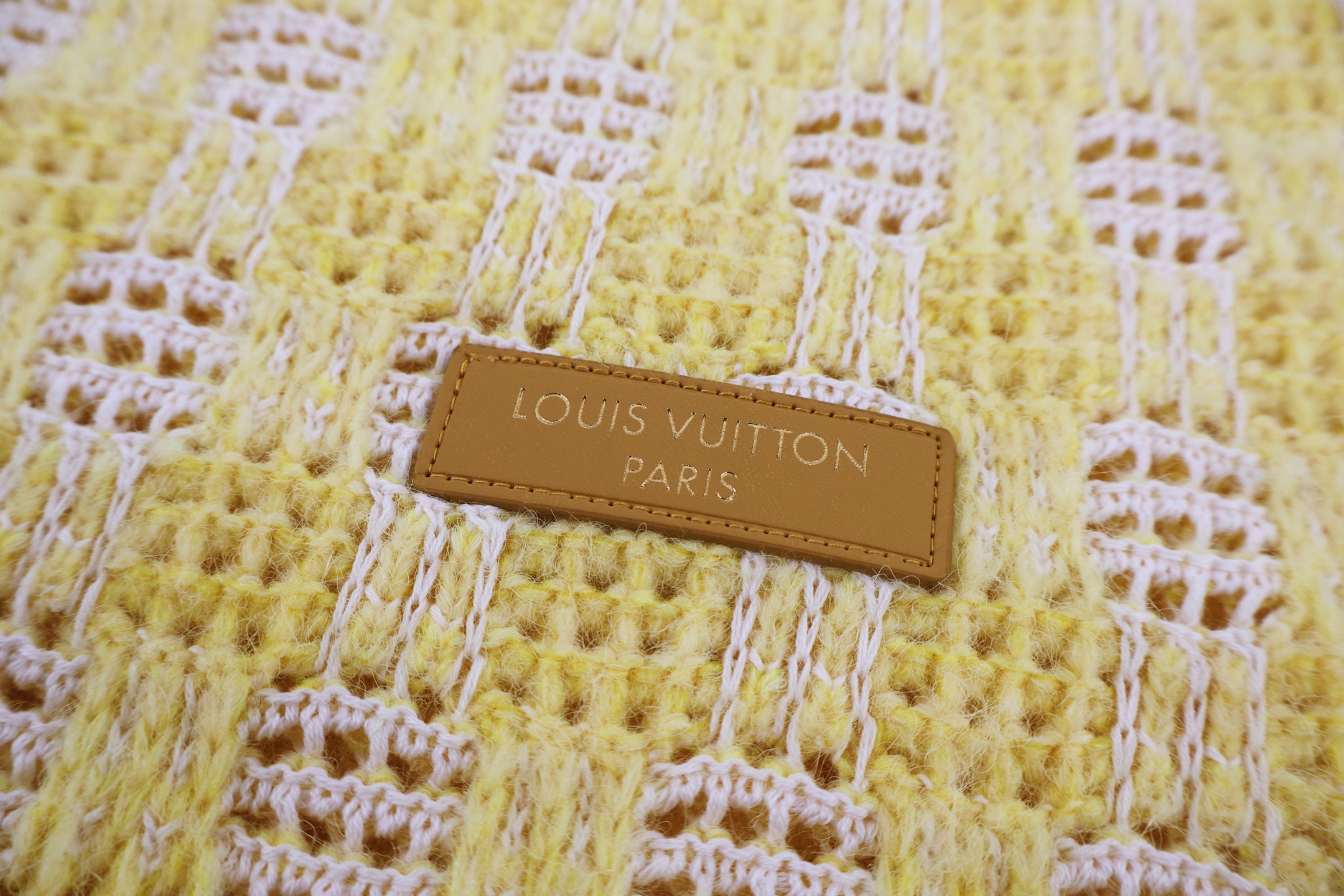 LOUIS VUITTON 路易威登 LV 黄白棋盘格纹镂空圆领针织毛衣 针织衫 秋冬 黄色 B0