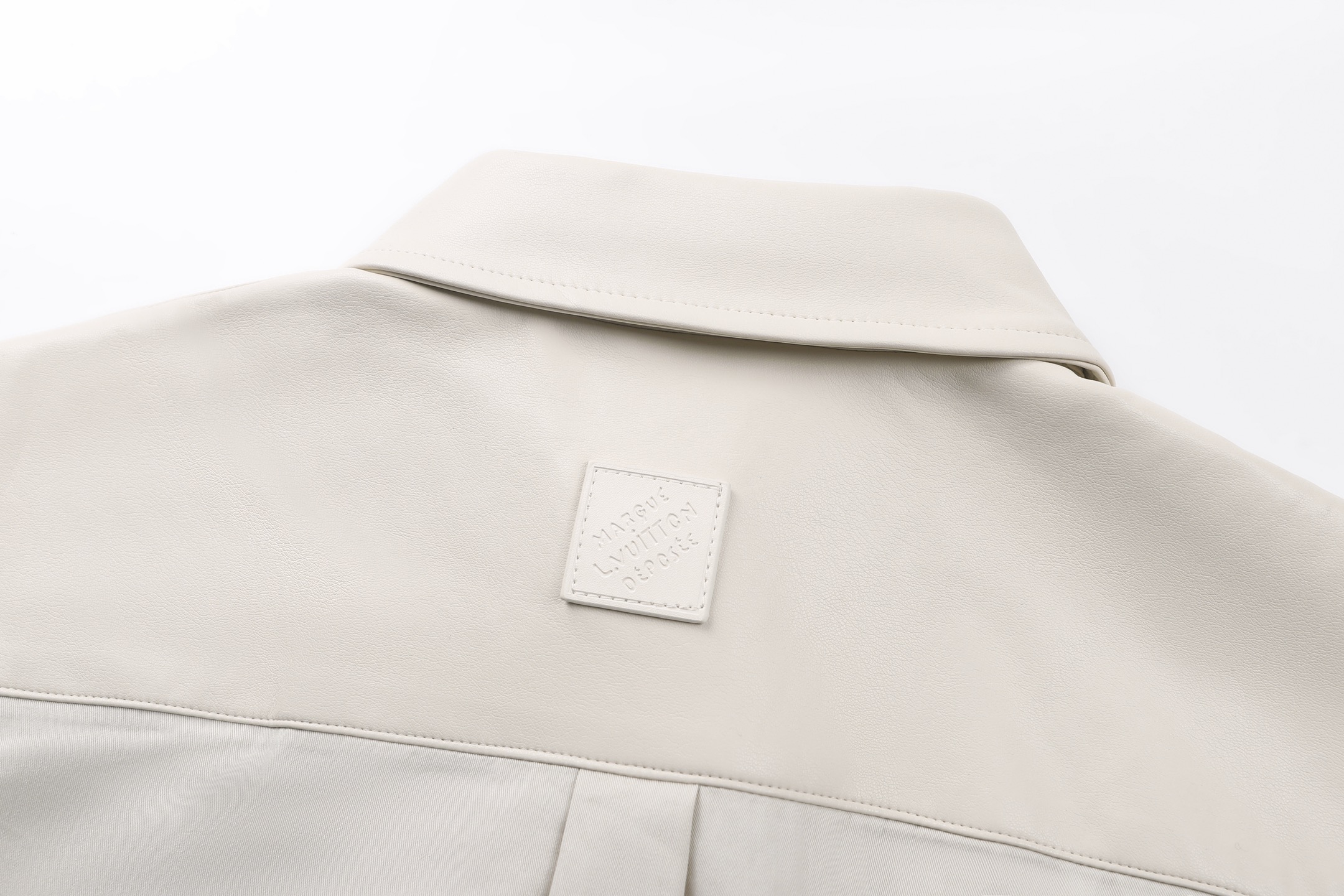 LOUIS VUITTON 路易威登 皮革刺绣标识衬衫 皮衣 外套 白色 B5
