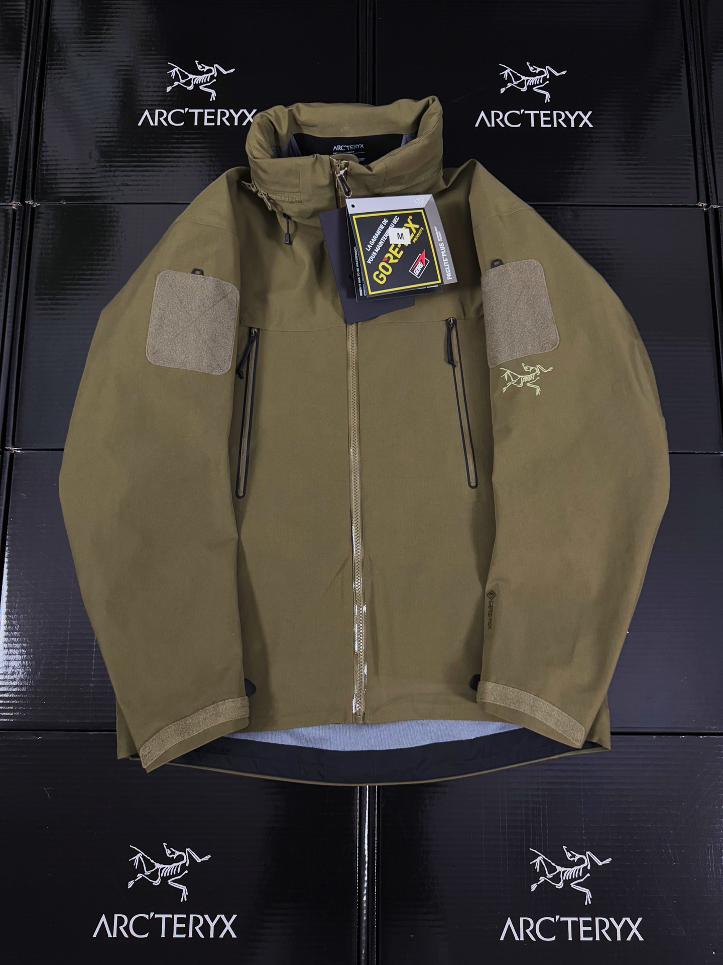 G06台州 Arcteryx 始祖鸟ALPHA JACKET GEN2 GTX 军鸟硬壳轻薄 徒步 透气防水防风 冲锋衣 男款 军绿色 B5-18863