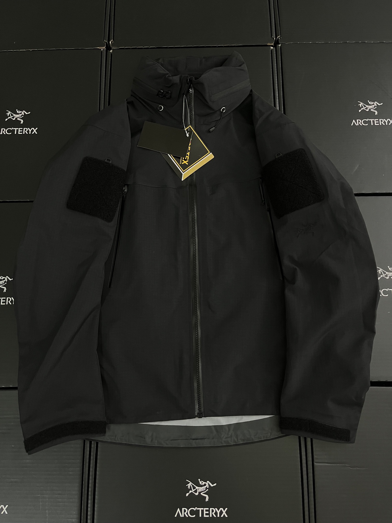 G06台州 Arcteryx 始祖鸟ALPHA JACKET GEN2 GTX 军鸟硬壳轻薄 徒步 透气防水防风 冲锋衣 男款 黑色 B5-18863