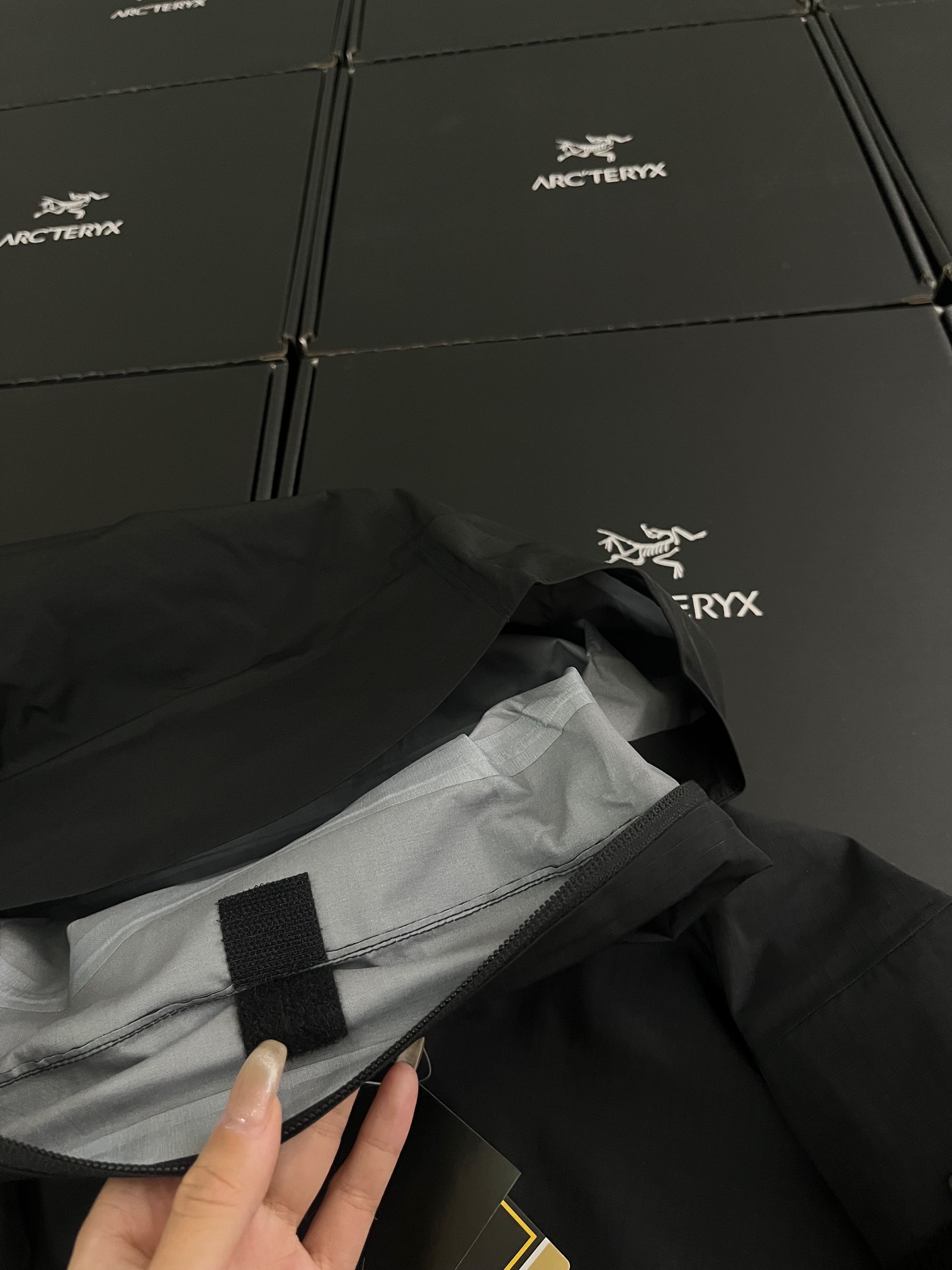 G06台州 Arcteryx 始祖鸟ALPHA JACKET GEN2 GTX 军鸟硬壳轻薄 徒步 透气防水防风 冲锋衣 男款 黑色 B5-18863