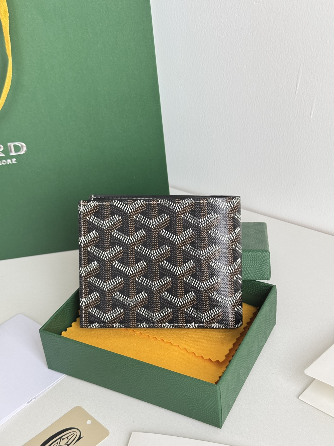 GOYARD 戈雅 8格卡位钱包 钱夹 卡包 短款 男女同款 黑色（黄色内衬）