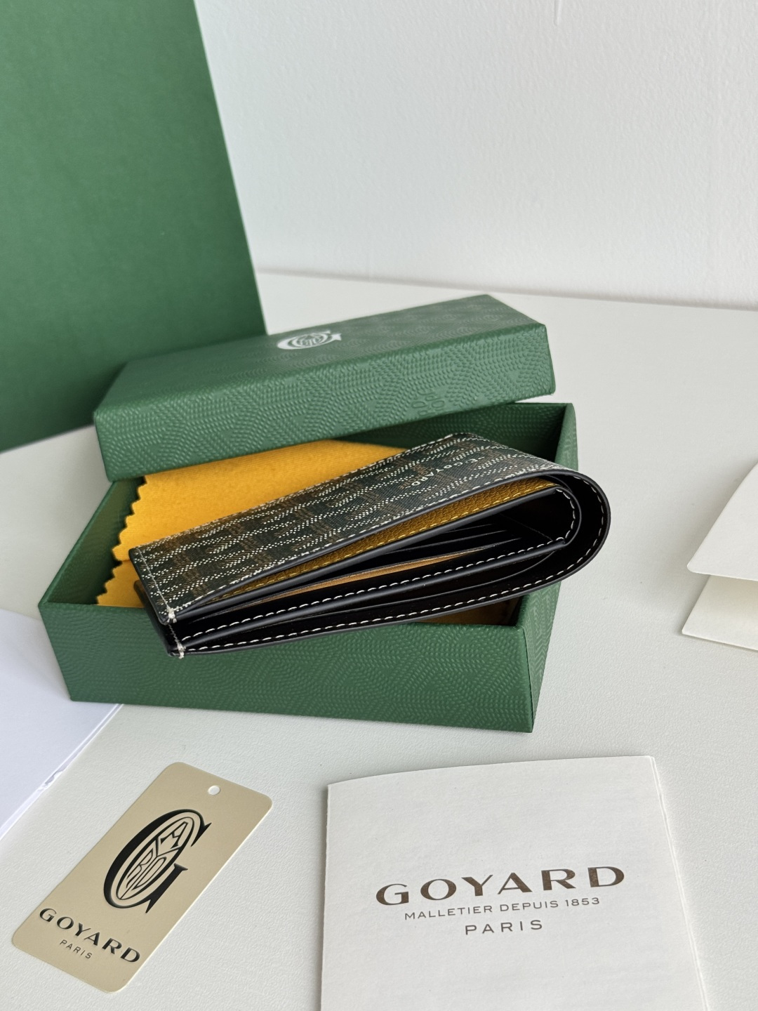 GOYARD 戈雅 8格卡位钱包 钱夹 卡包 短款 男女同款 黑色（黄色内衬）