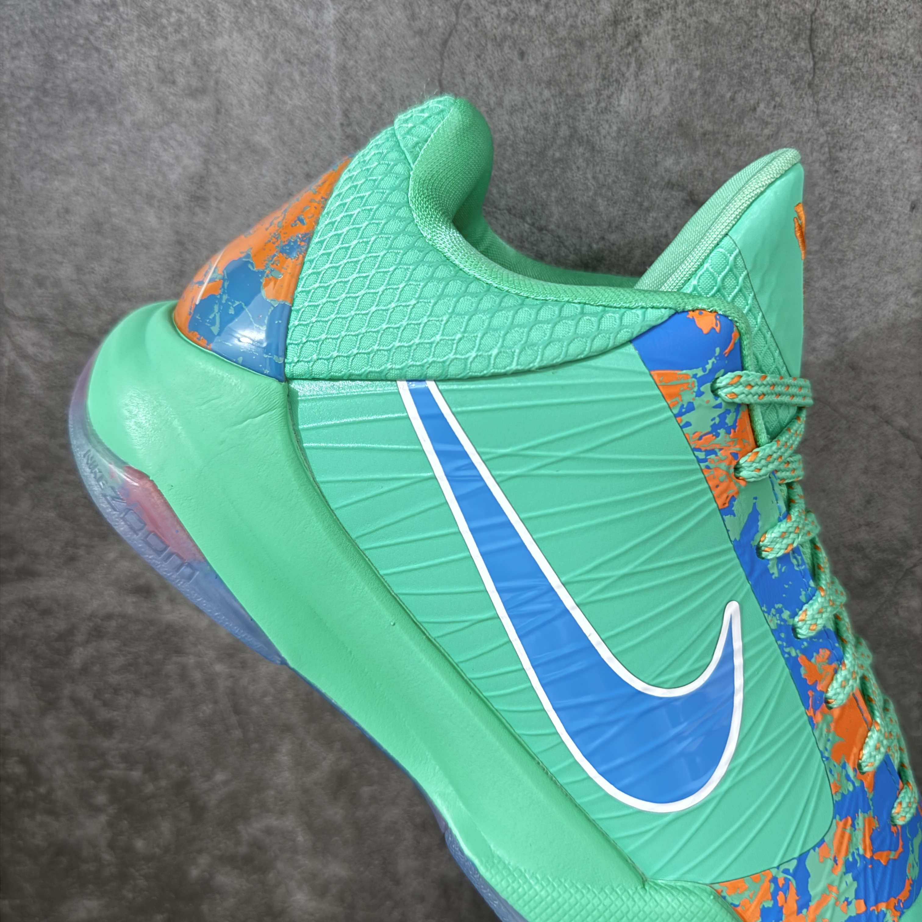 GX Kobe5  科比 5  前掌气垫 后掌EVA 籃球鞋 球鞋 實戰鞋  真碳板  波鞋 薄荷绿自由女神 IX1200-300 