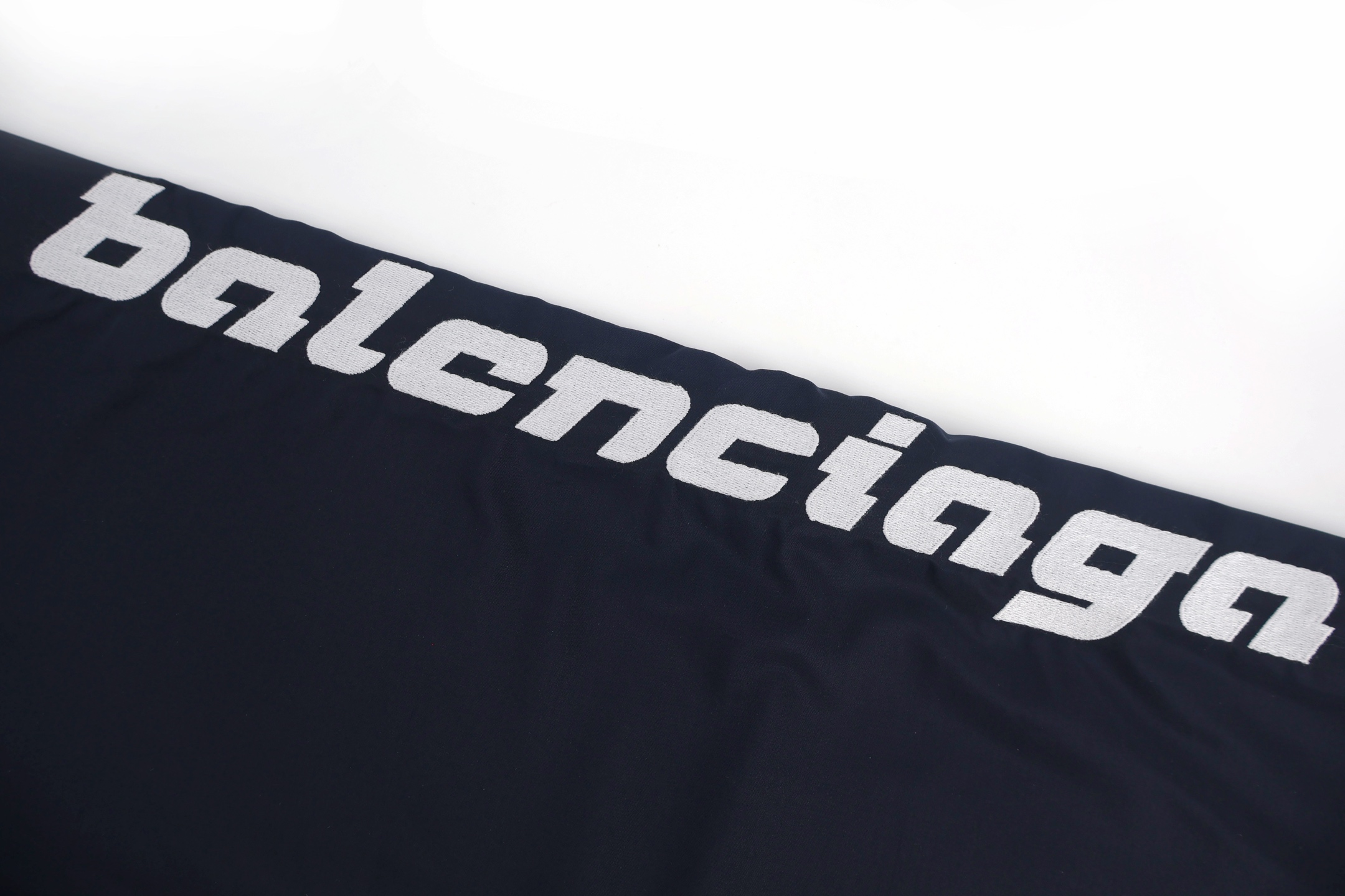 [Copy]Balenciaga 巴黎世家 撞色拼接曼联标识刺绣V领球衣 T恤 卫衣 长袖 秋冬 红色 蓝色 B0