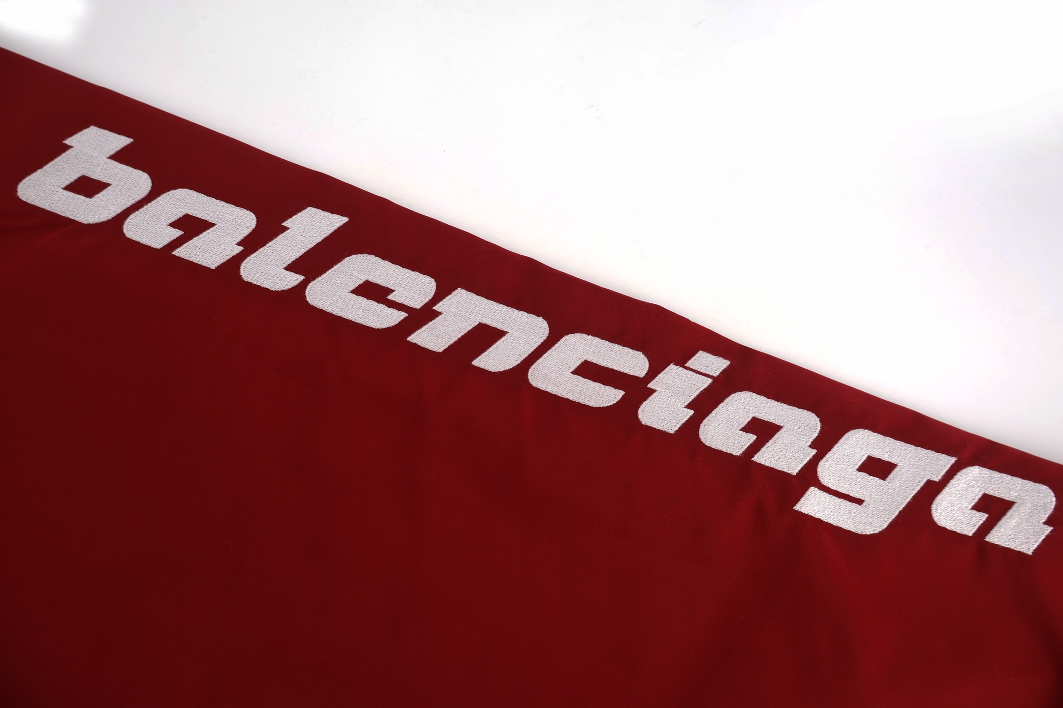 [Copy]Balenciaga 巴黎世家 撞色拼接曼联标识刺绣V领球衣 T恤 卫衣 长袖 秋冬 红色 蓝色 B0