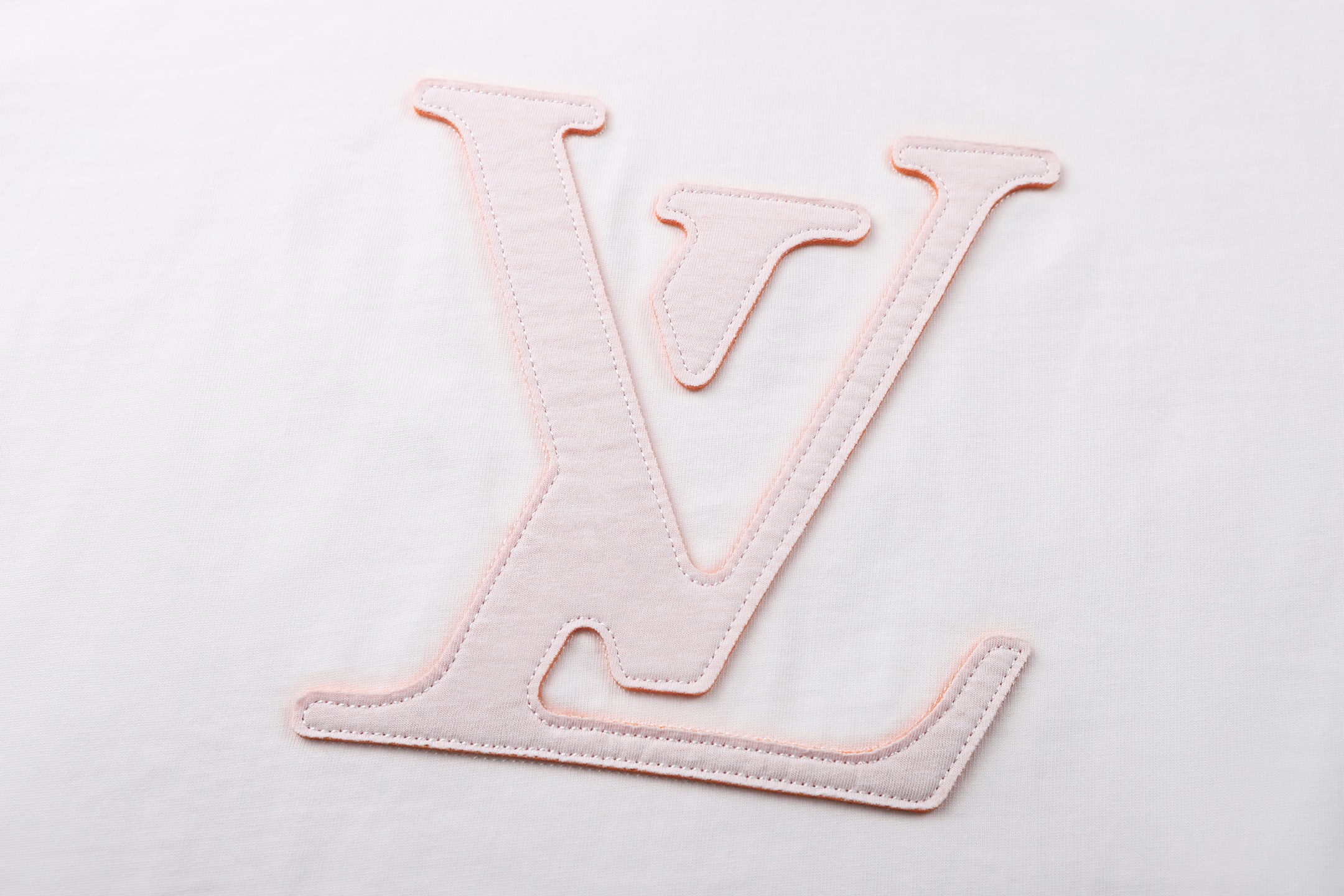 LOUIS VUITTON 路易威登 LV 激光切割logo标识圆领短袖 T恤 夏款 白色 A0 