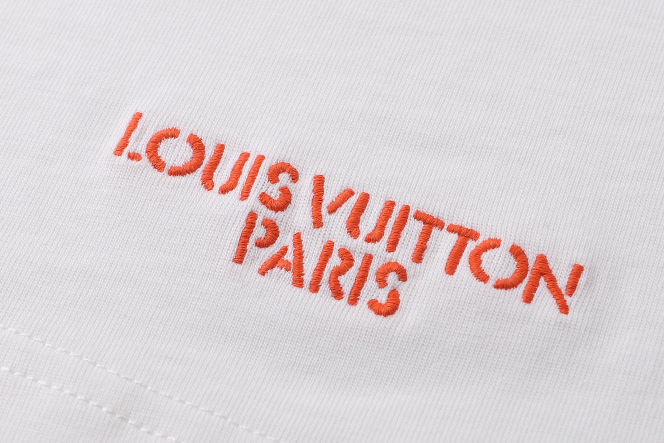 LOUIS VUITTON 路易威登 LV 激光切割logo标识圆领短袖 T恤 夏款 白色 A0 