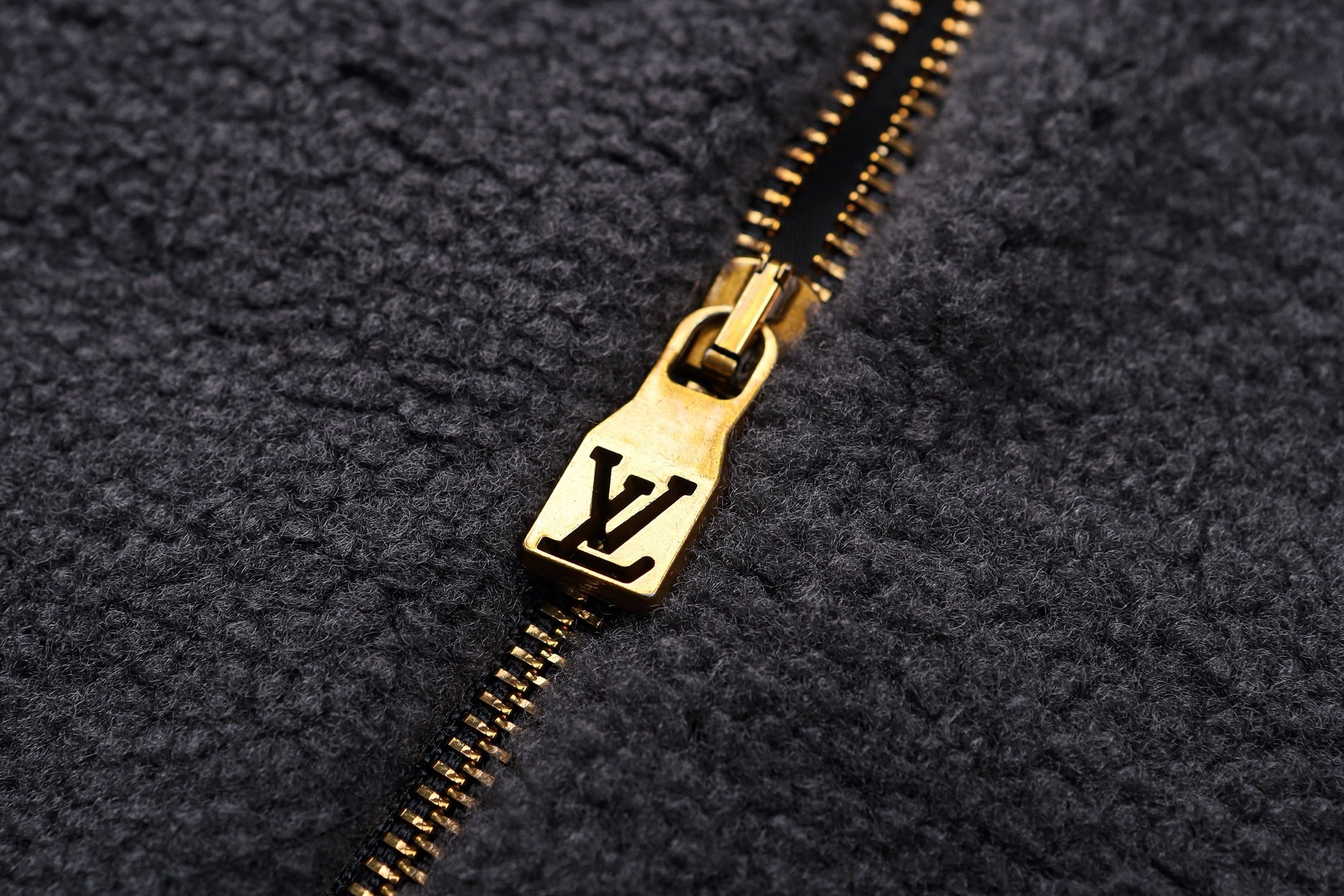 LOUIS VUITTON 路易威登 LV 绒面皮牌泰迪拉链立领外套 夹克 秋冬 棕色 白色 黑色 C0