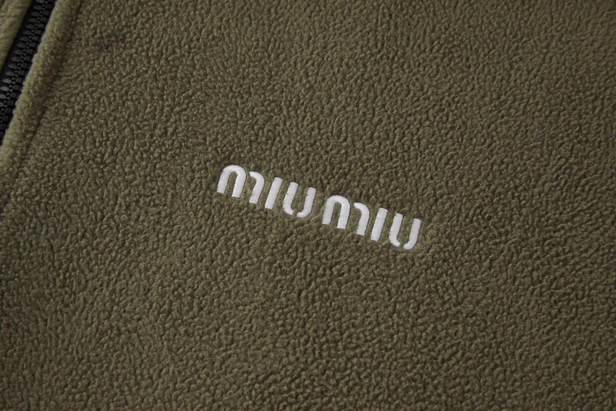 MIU MIU 缪缪 刺绣摇粒绒拉链夹克 外套 长袖 绿色 卡其色 B5