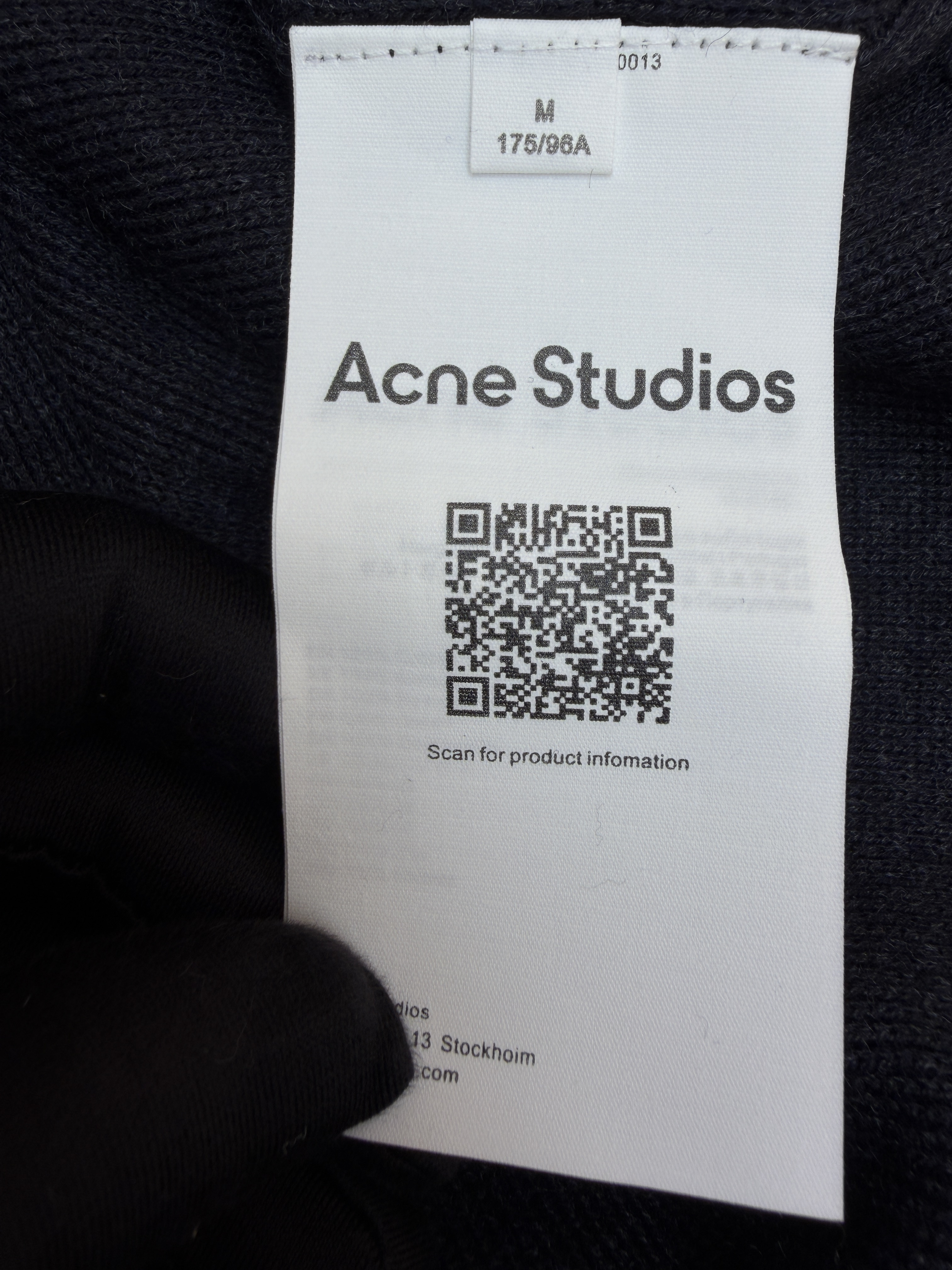 Acne Studios V领金属小圆标羊毛开衫 毛衣 针织衫 长袖 黑色 B0