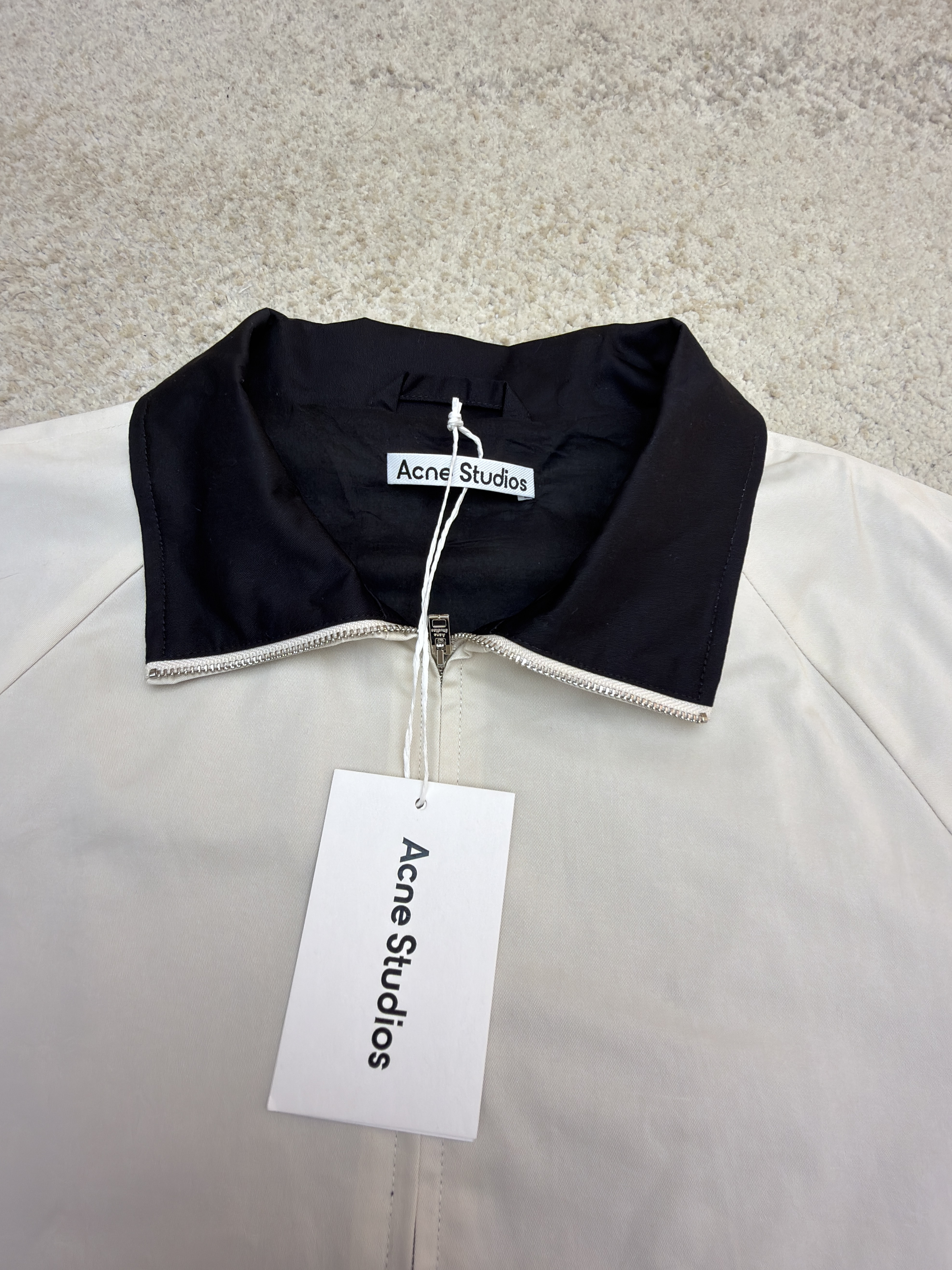 Acne Studios 哈灵顿刺绣徽标logo缎面拉链夹克 外套 秋冬 长袖 米白色 C0