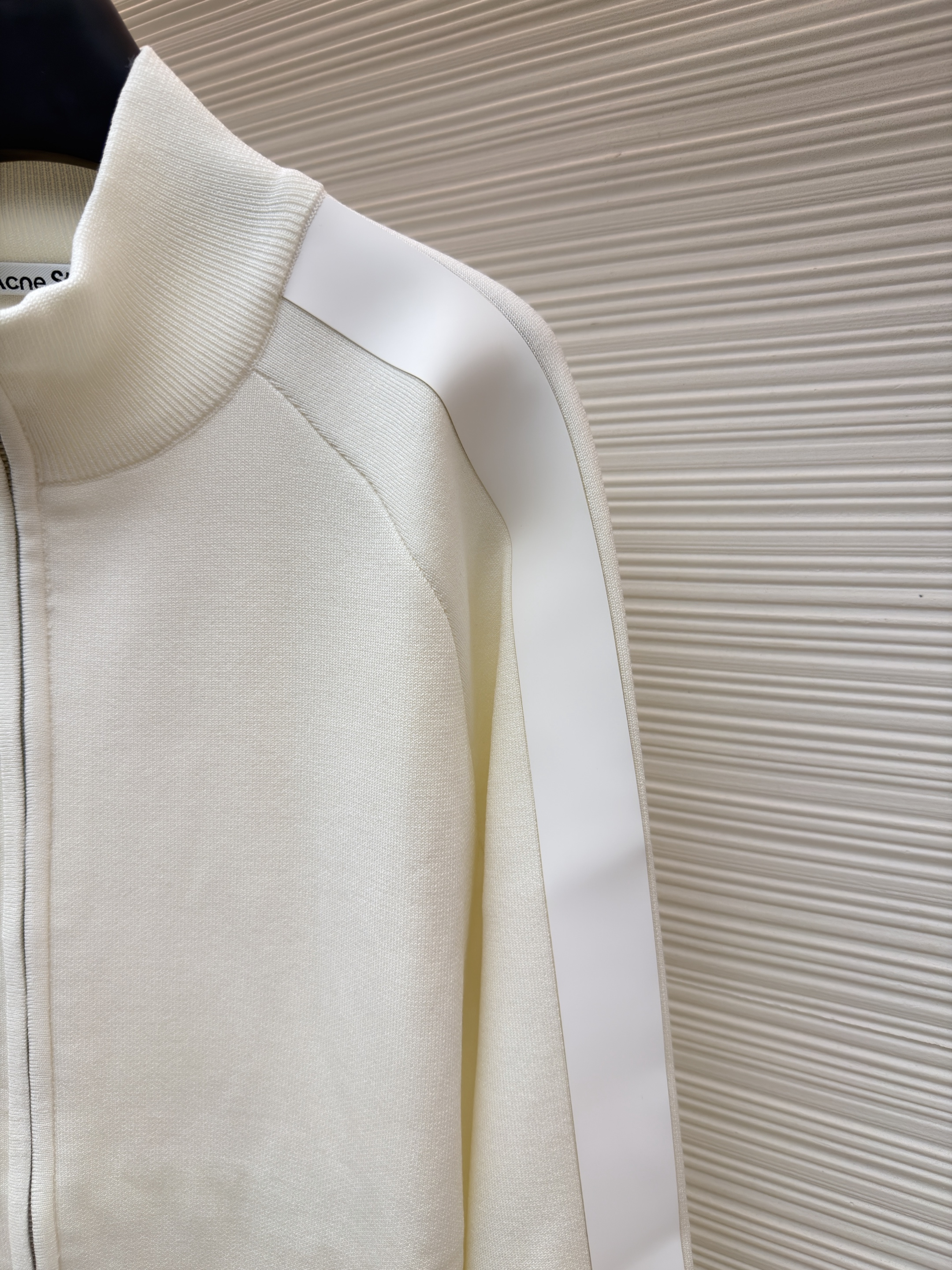 Acne Studios 背面硅胶压花皮革拉链针织开衫 毛衣 针织衫 外套 长袖 白色 黑色 B0