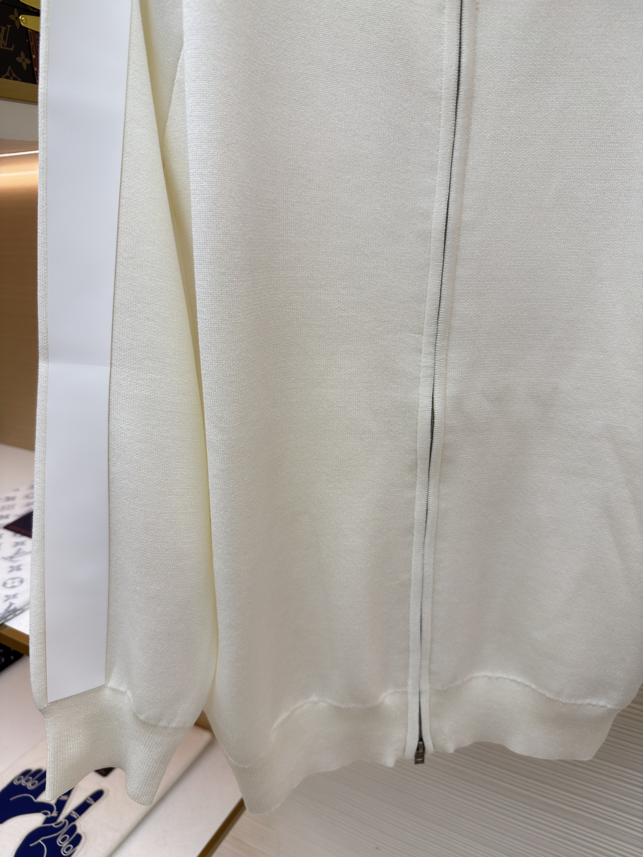 Acne Studios 背面硅胶压花皮革拉链针织开衫 毛衣 针织衫 外套 长袖 白色 黑色 B0
