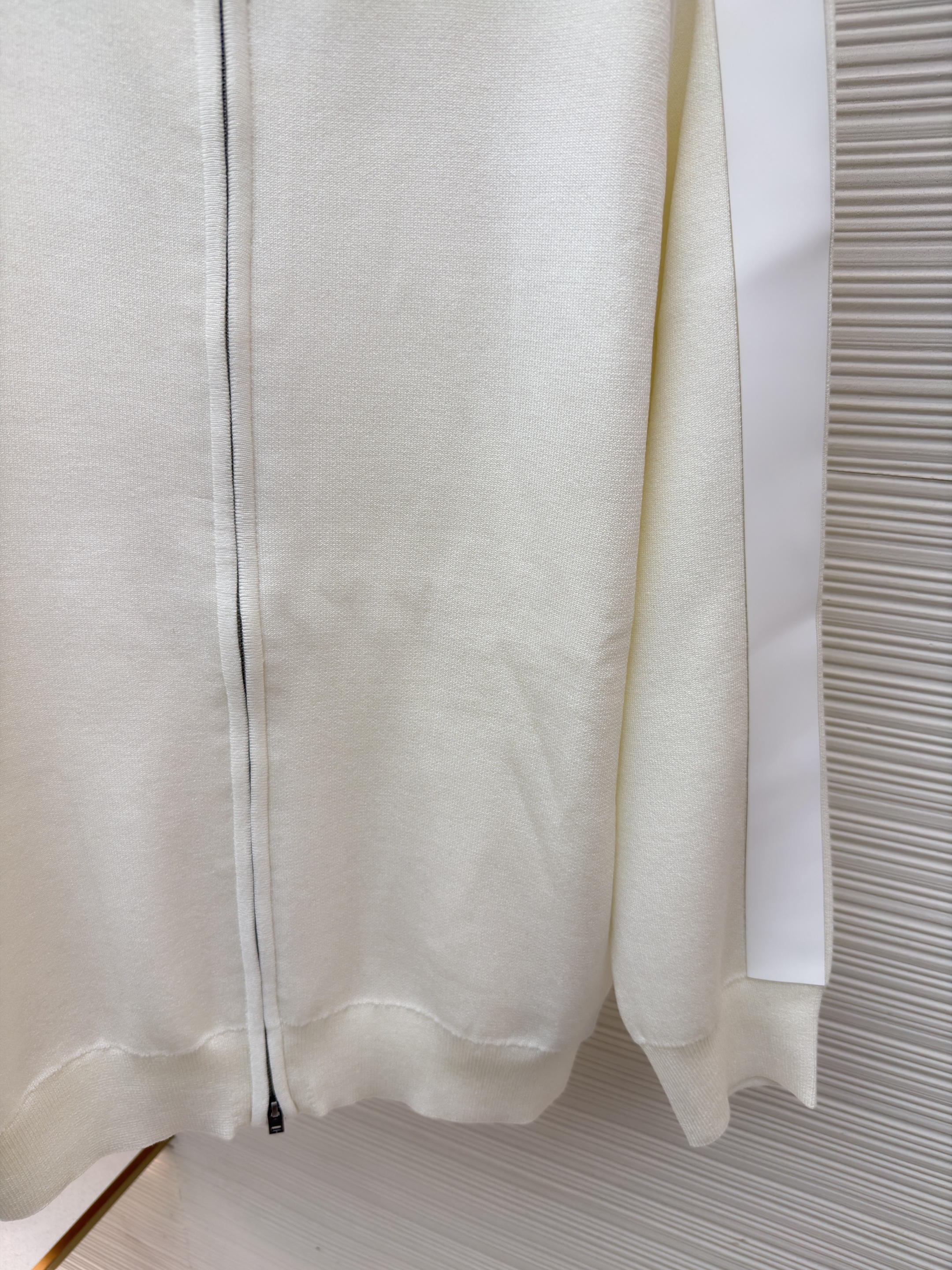 Acne Studios 背面硅胶压花皮革拉链针织开衫 毛衣 针织衫 外套 长袖 白色 黑色 B0