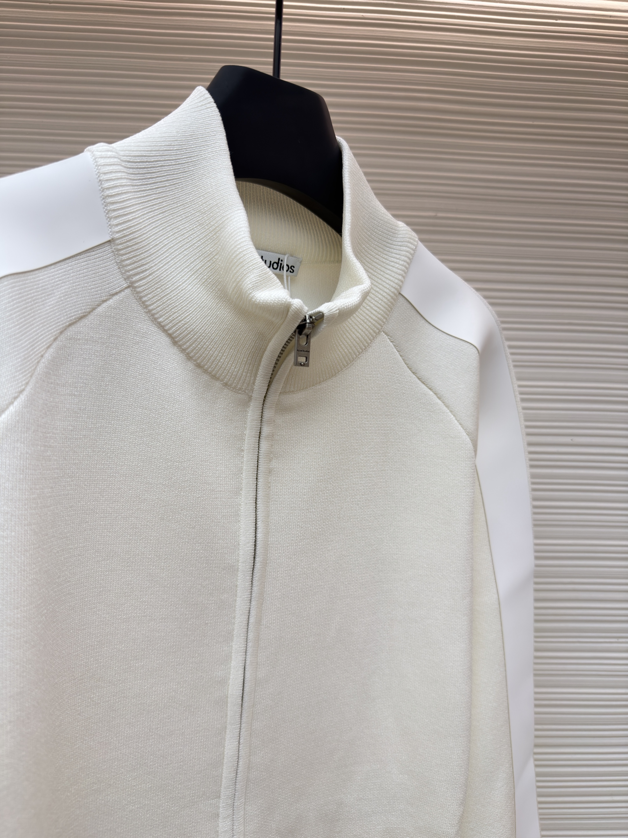 Acne Studios 背面硅胶压花皮革拉链针织开衫 毛衣 针织衫 外套 长袖 白色 黑色 B0