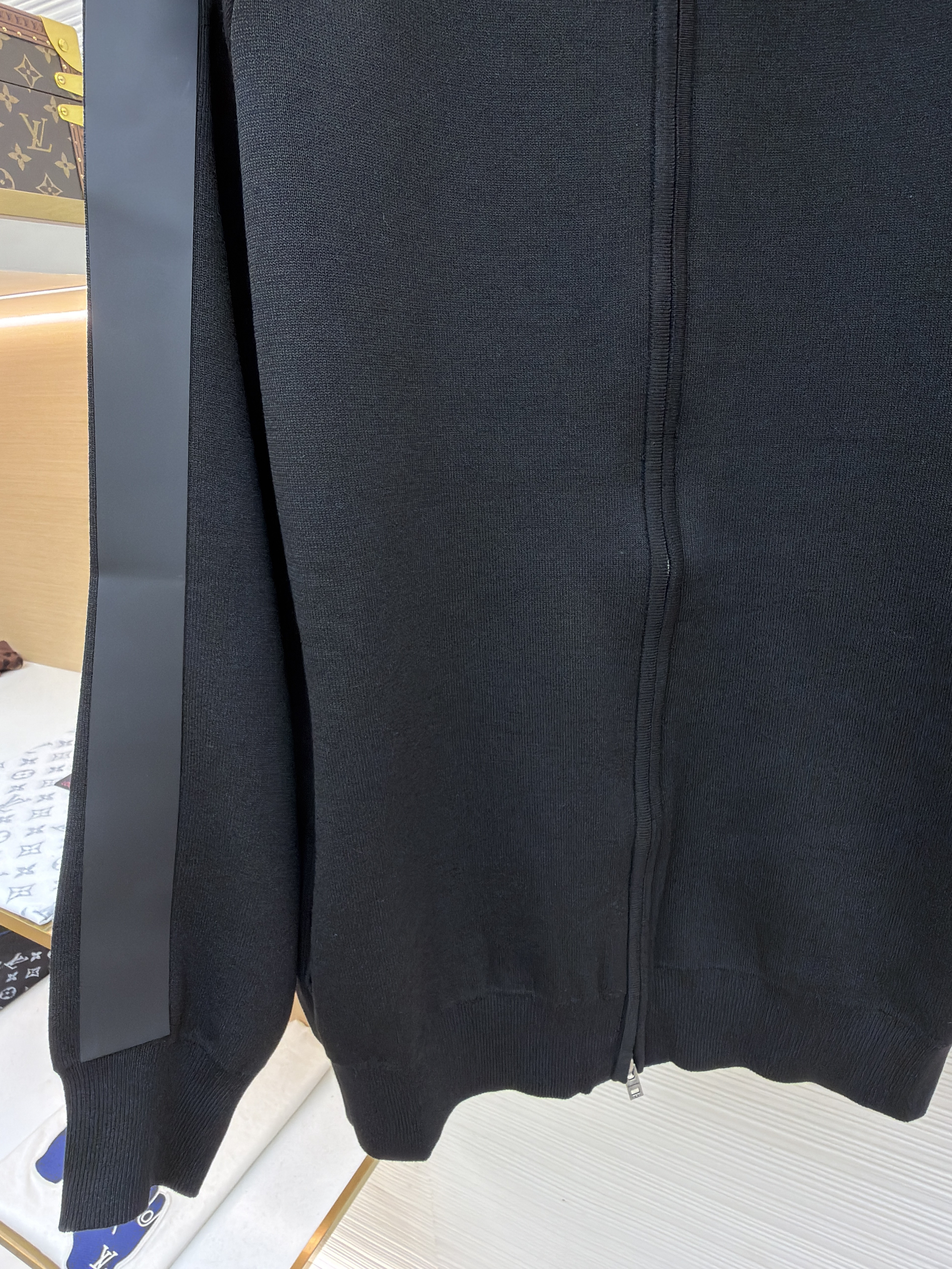 Acne Studios 背面硅胶压花皮革拉链针织开衫 毛衣 针织衫 外套 长袖 白色 黑色 B0