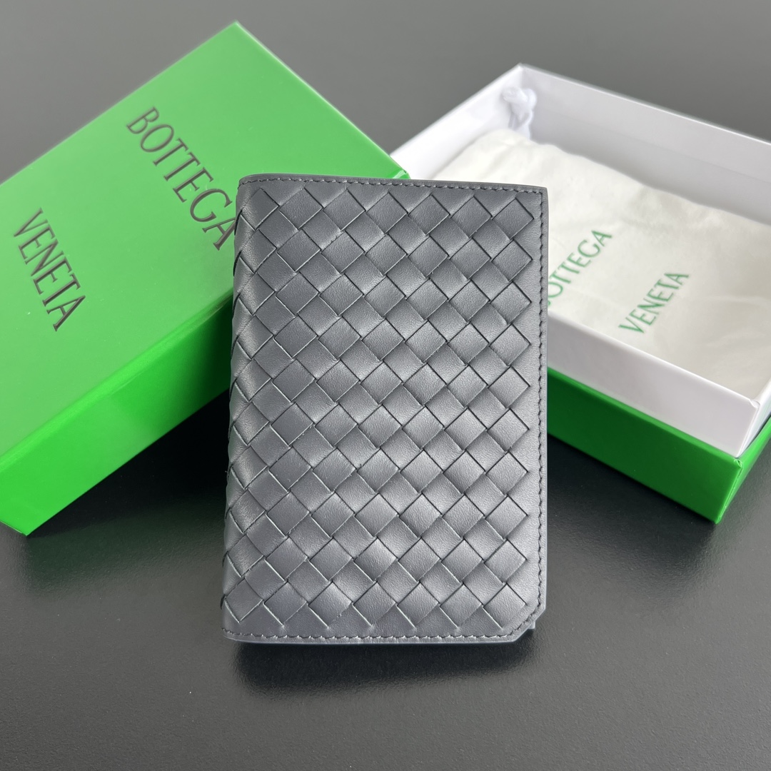 BV Bottega Veneta 葆蝶 Intrecciato 牛皮革 护照夹  B0-817398V4