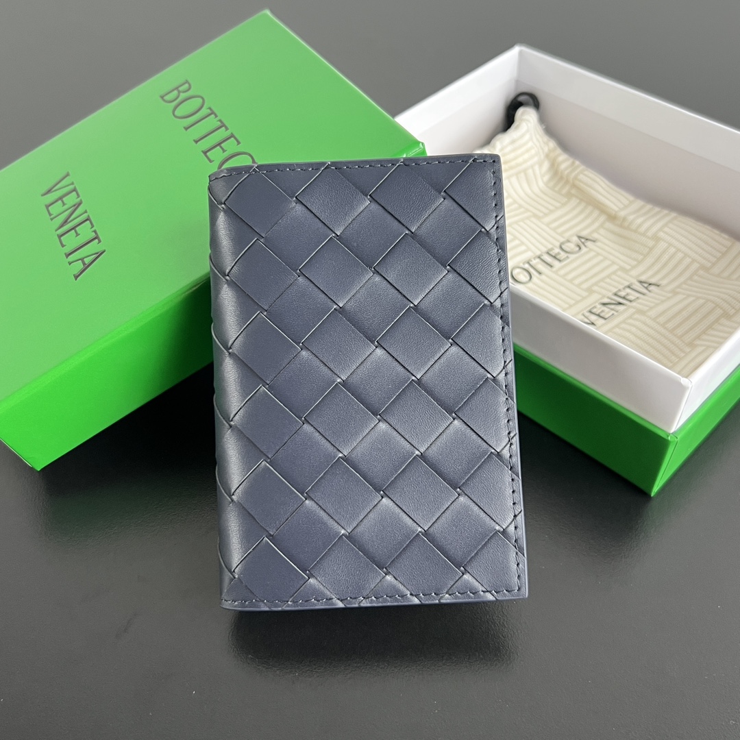拼色 BV Bottega Veneta 葆蝶 Intrecciato 牛皮革 护照夹 编织 深遂色/柏树绿 B0-607482