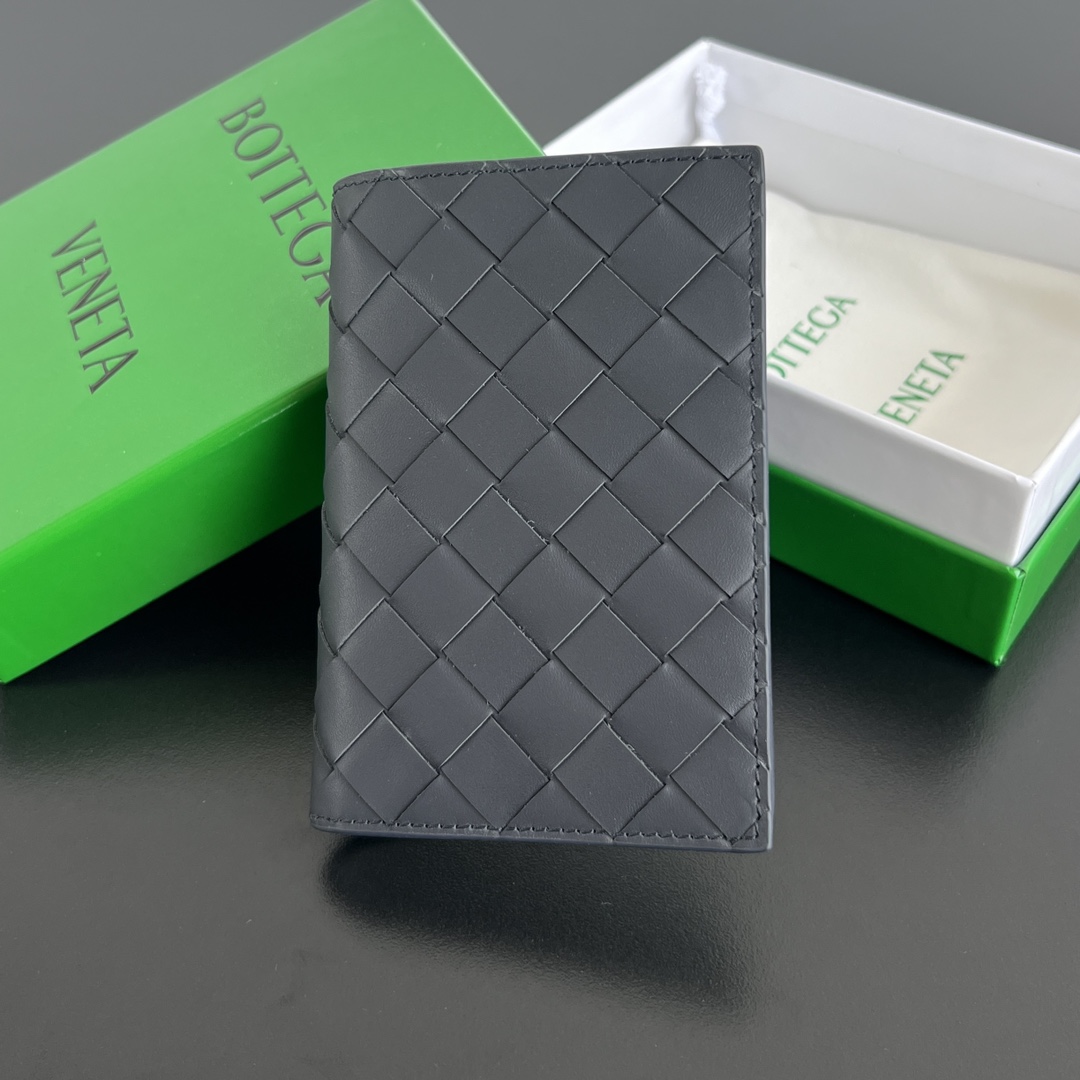 拼色 太空灰/鼠尾草 BV Bottega Veneta 葆蝶 Intrecciato 牛皮革 护照夹 编织 B0-607482
