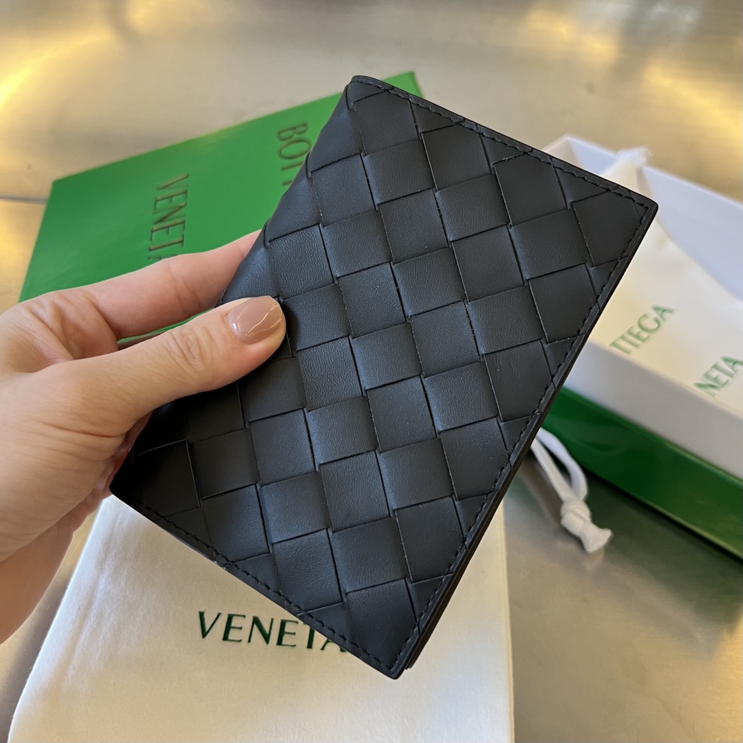 拼色 黑/鹦鹉绿 BV Bottega Veneta 葆蝶 Intrecciato 牛皮革 护照夹 编织 B0-607482