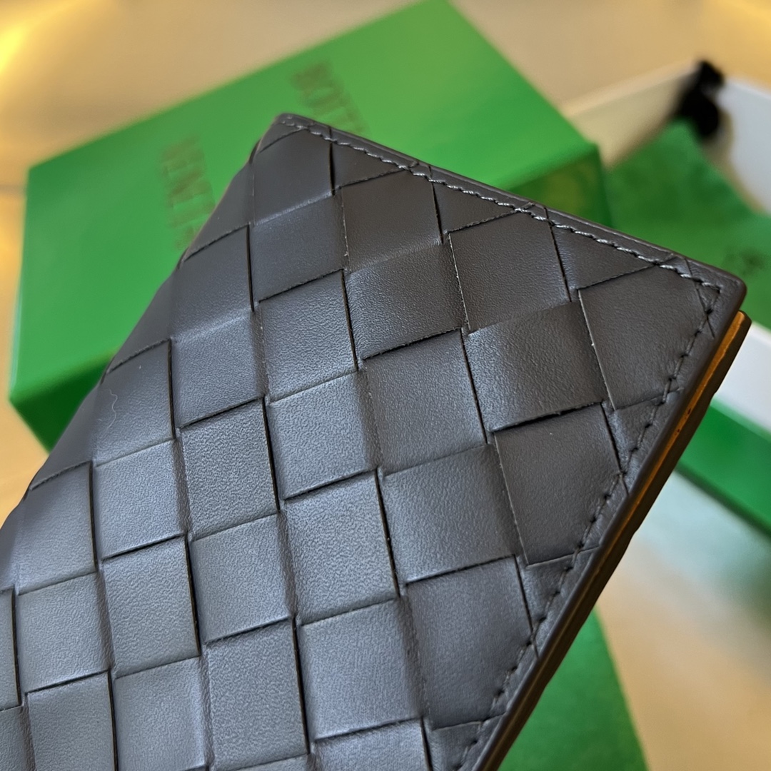 拼色 太空灰/金棕 BV Bottega Veneta 葆蝶 Intrecciato 牛皮革 护照夹 编织 B0-607482