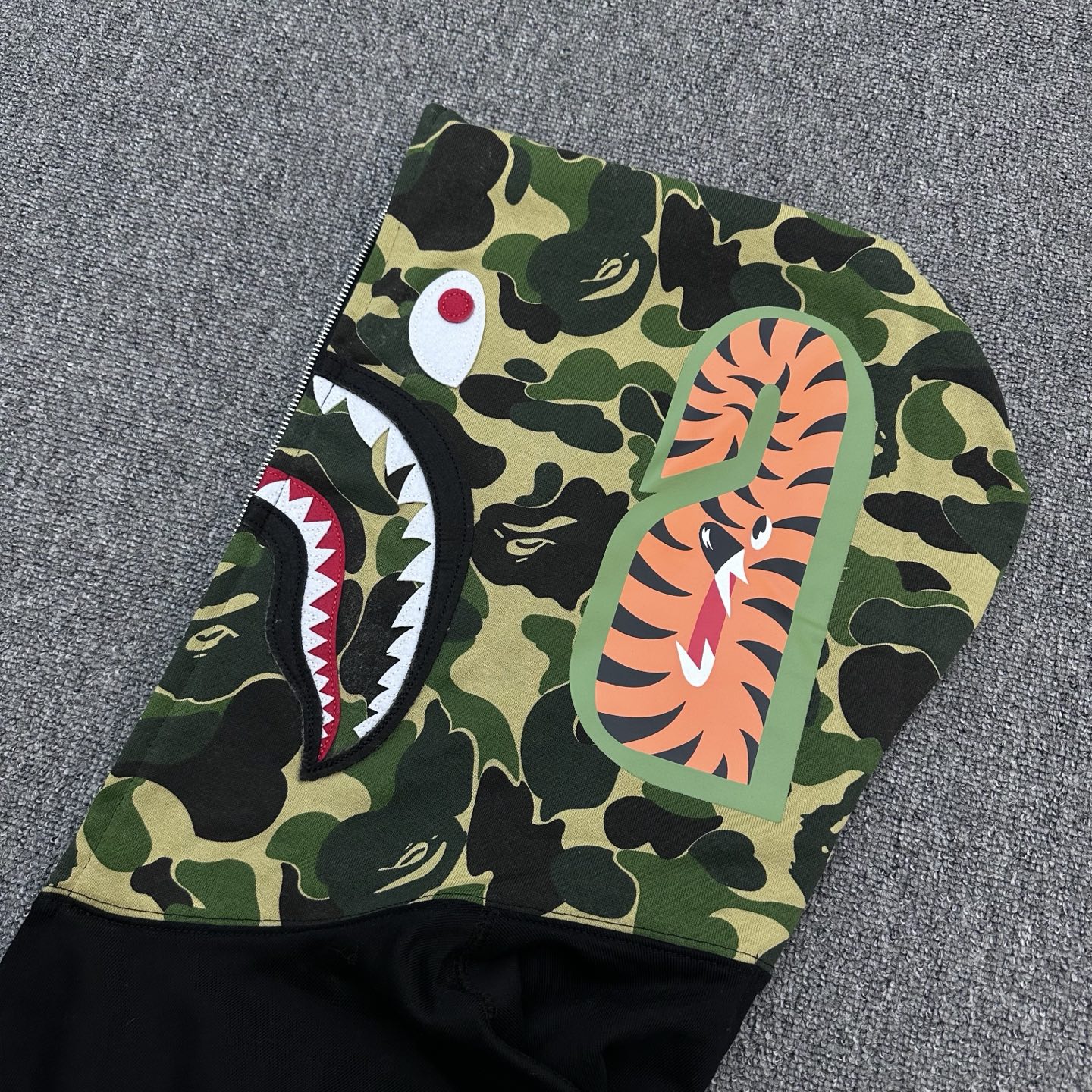 A BATHING APE BAPE SS26 猿人 拼接迷彩 男女同款B0-0ZXSWM301151Q