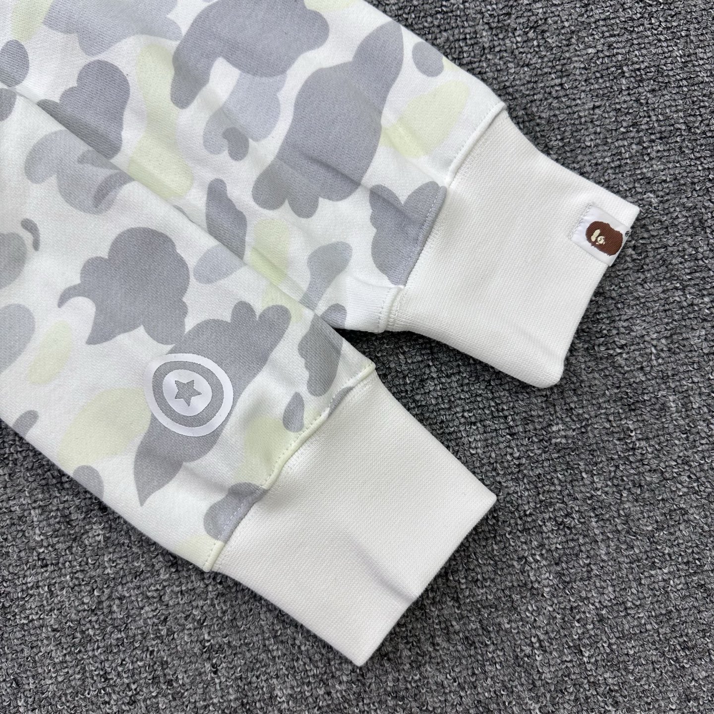 夜光 A BATHING APE BAPE SS26 猿人 拼接迷彩 拉链外套 男女同款B0-1M30-115-302