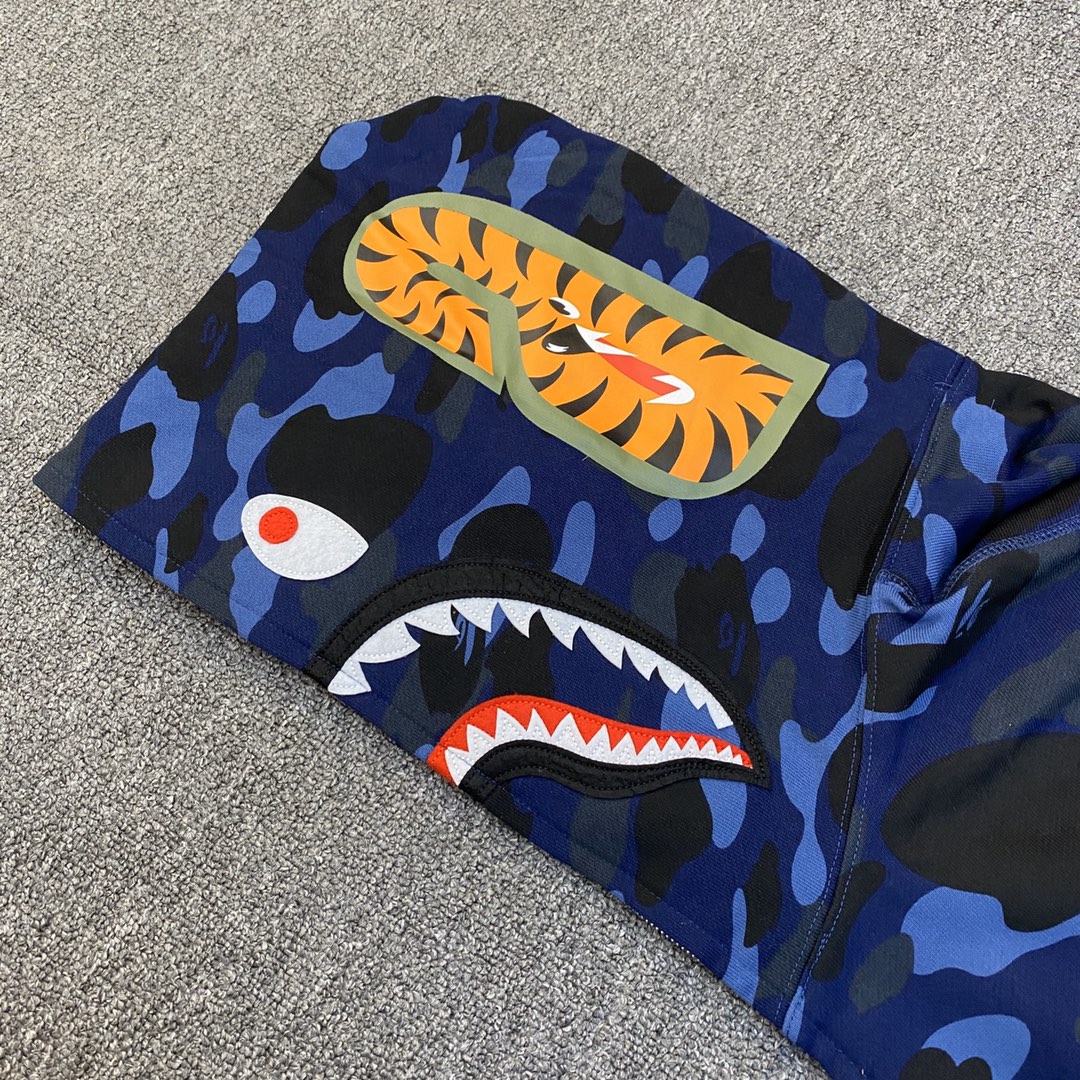 A BATHING APE BAPE CAMO SHARK FULL 长青款 猿人 迷彩 拉链外套 男女同款 