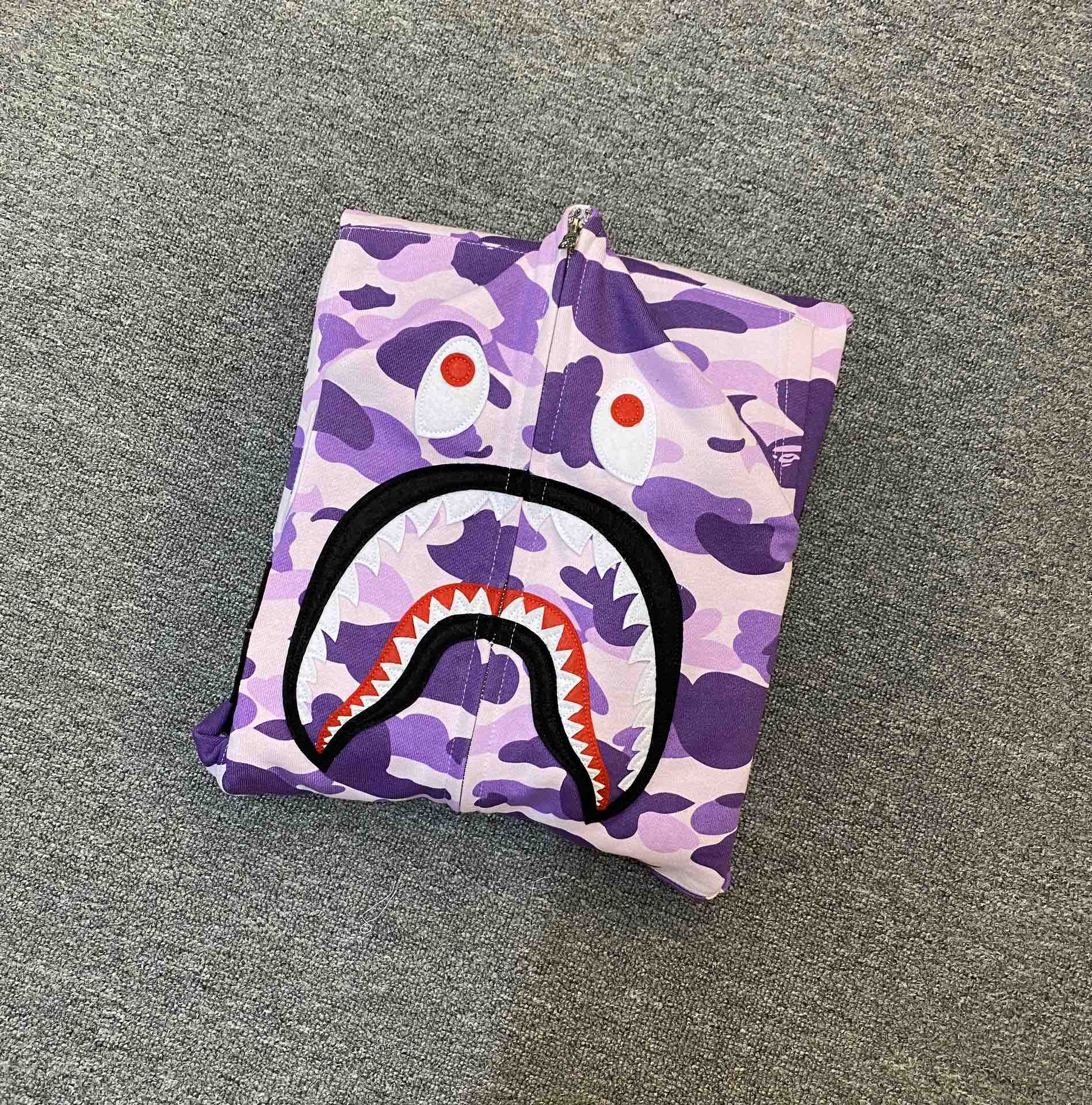 A BATHING APE BAPE  猿人鲨鱼 迷彩 拉链外套 紫色 男女同款 