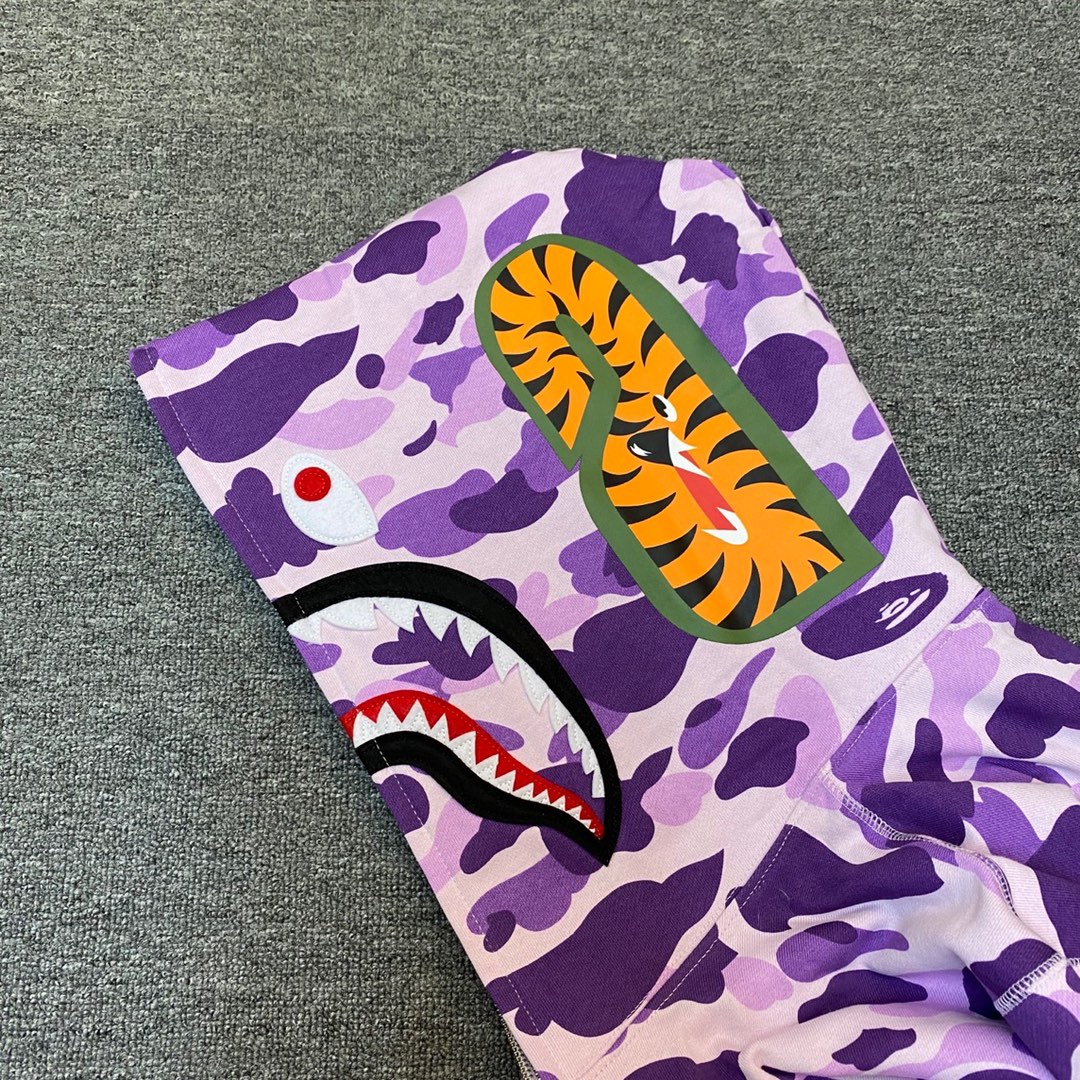 A BATHING APE BAPE  猿人鲨鱼 迷彩 拉链外套 紫色 男女同款 