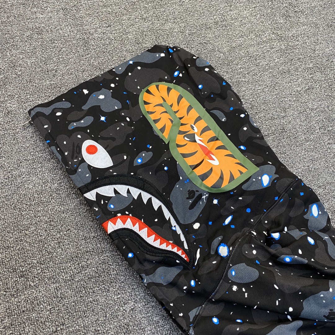 A BATHING APE BAPE  猿人鲨鱼 星空迷彩 拉链外套 黑色 男女同款 
