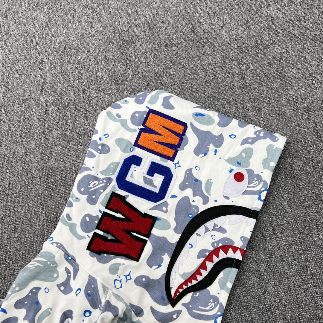 A BATHING APE BAPE  猿人鲨鱼 星空迷彩 拉链外套 白色 男女同款 