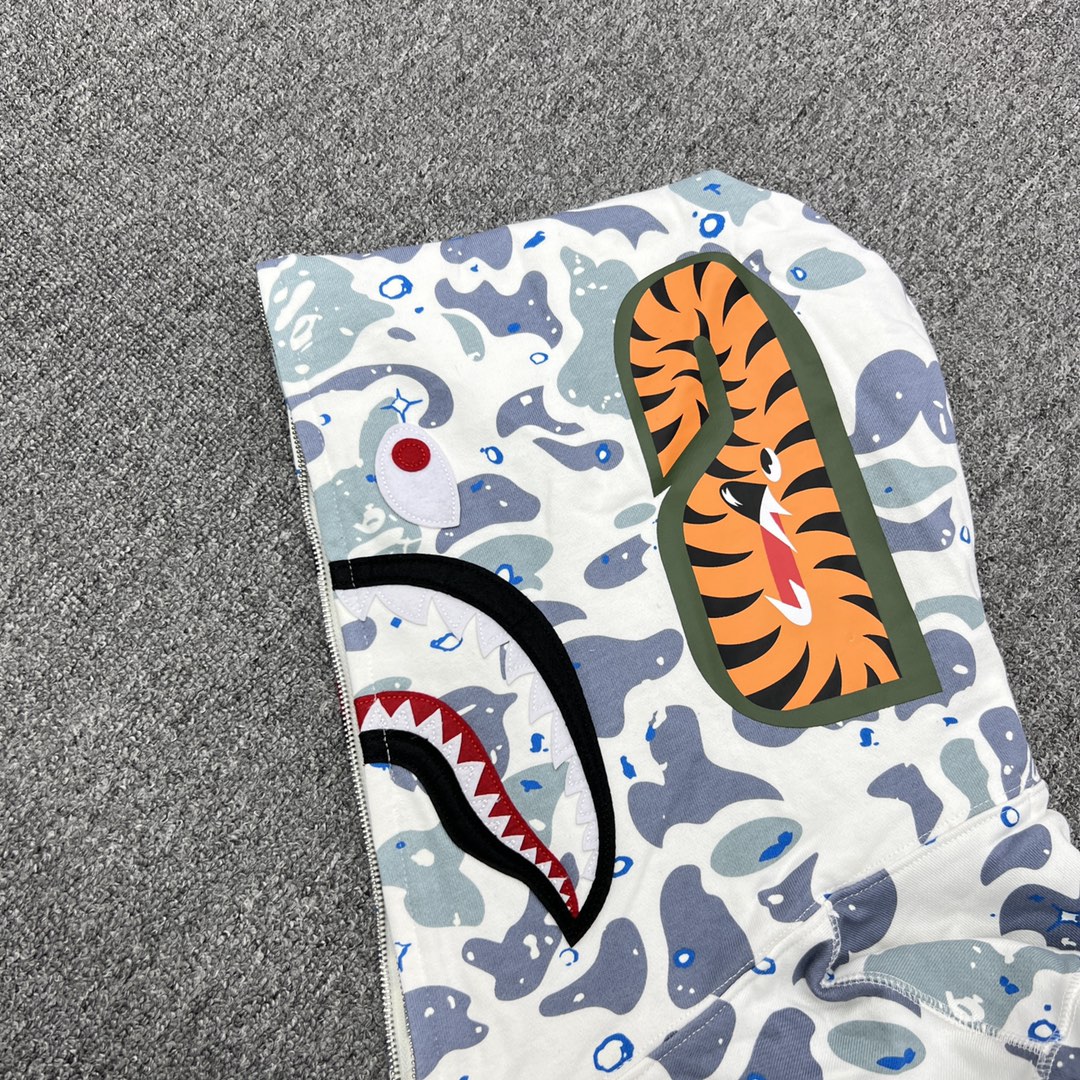 A BATHING APE BAPE  猿人鲨鱼 星空迷彩 拉链外套 白色 男女同款 