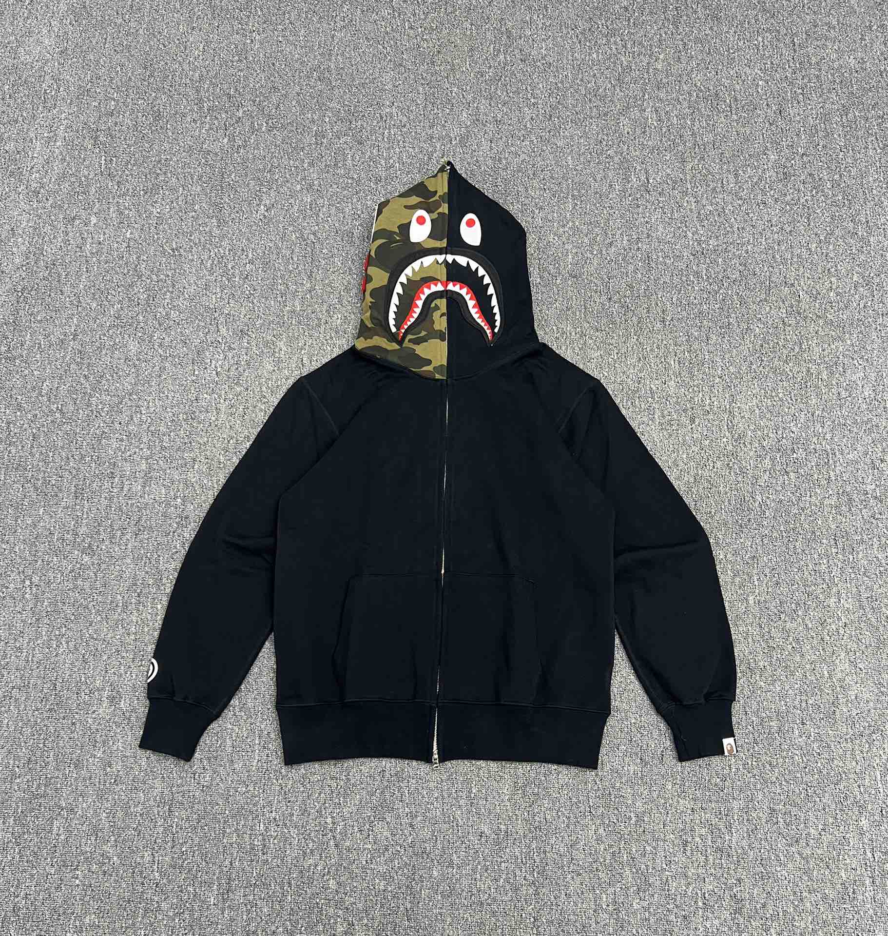 A BATHING APE BAPE  猿人鲨鱼  迷彩拼接 拉链外套 黑色 男女同款 B0