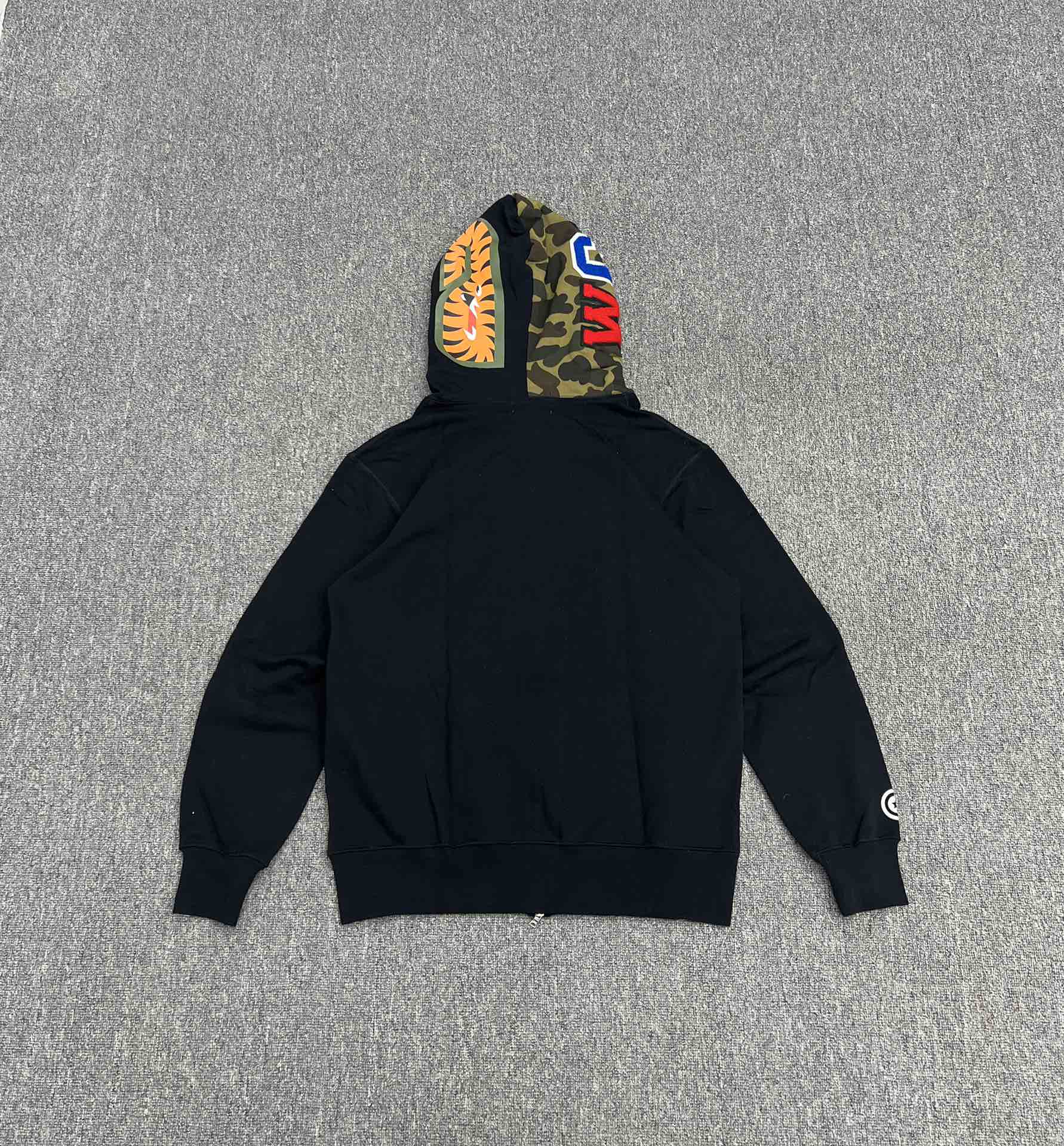A BATHING APE BAPE  猿人鲨鱼  迷彩拼接 拉链外套 黑色 男女同款 B0