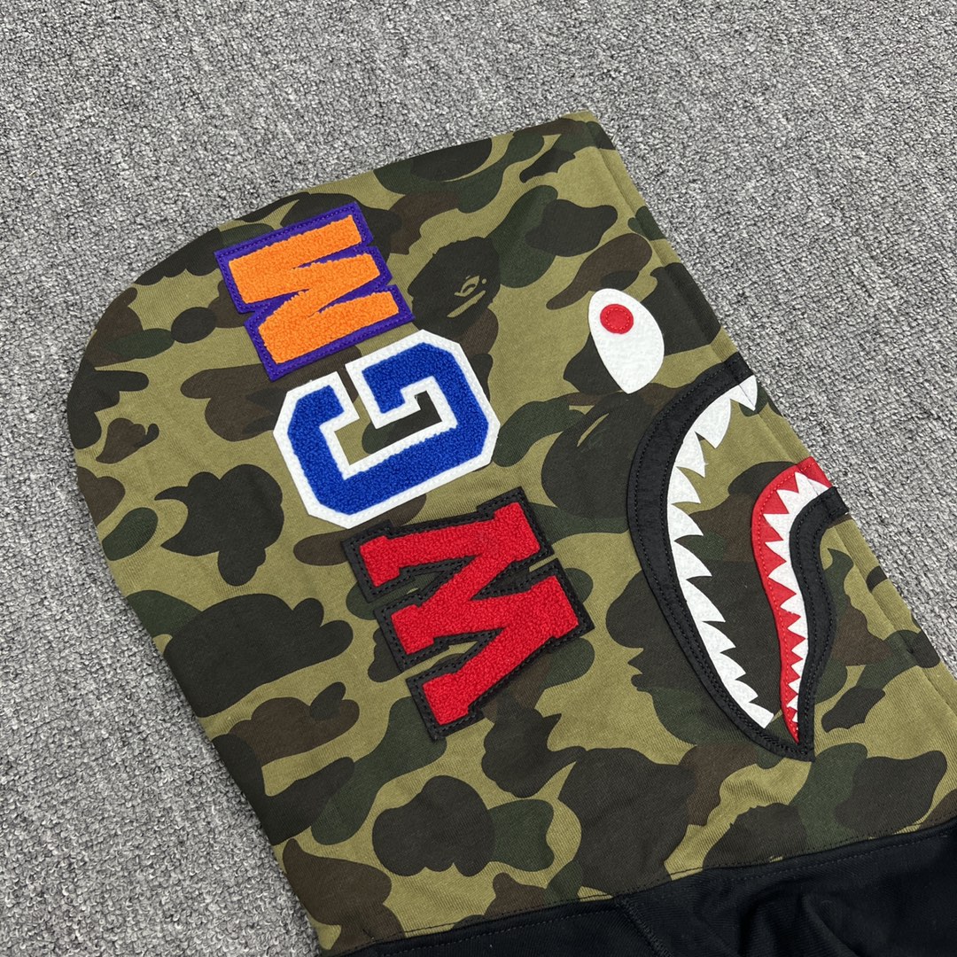 A BATHING APE BAPE  猿人鲨鱼  迷彩拼接 拉链外套 黑色 男女同款 B0