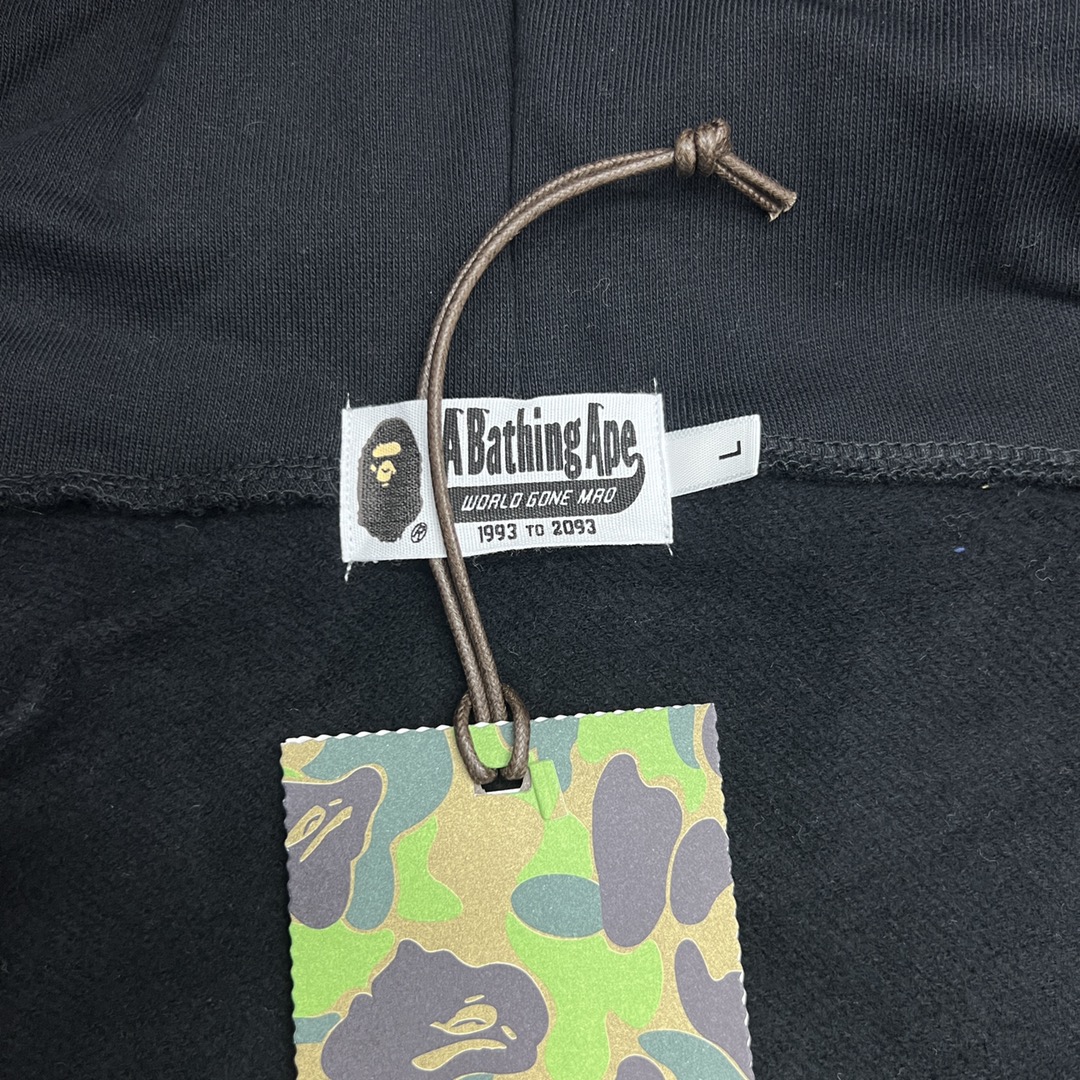 A BATHING APE BAPE  猿人鲨鱼  迷彩拼接 拉链外套 黑色 男女同款 B0