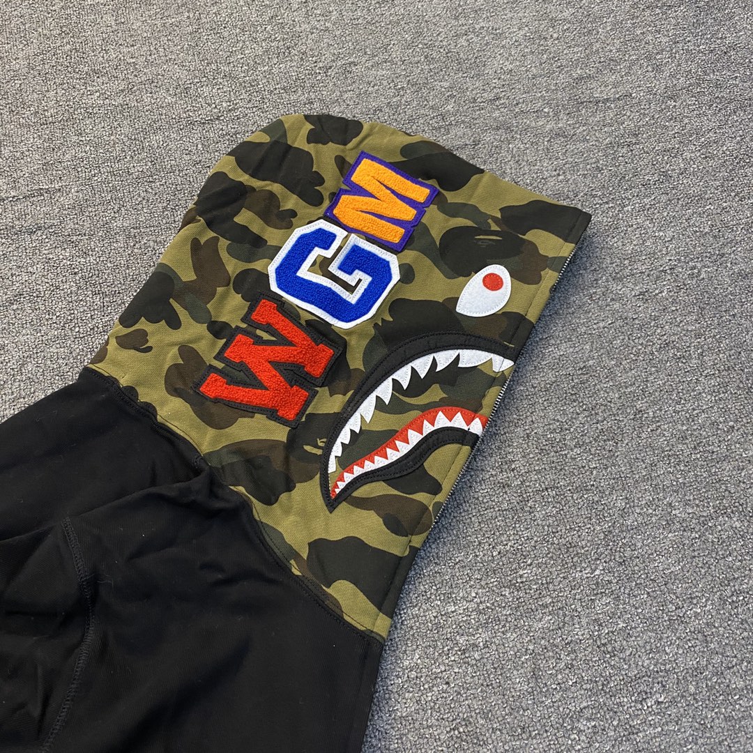 A BATHING APE BAPE  猿人鲨鱼  半袖 迷彩拼接 拉链外套 黑色 男女同款 B0